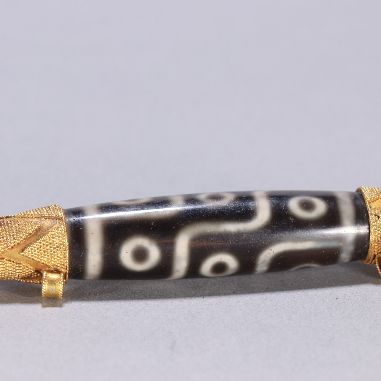 An Exquisite Dzi Bead Ornament - 2