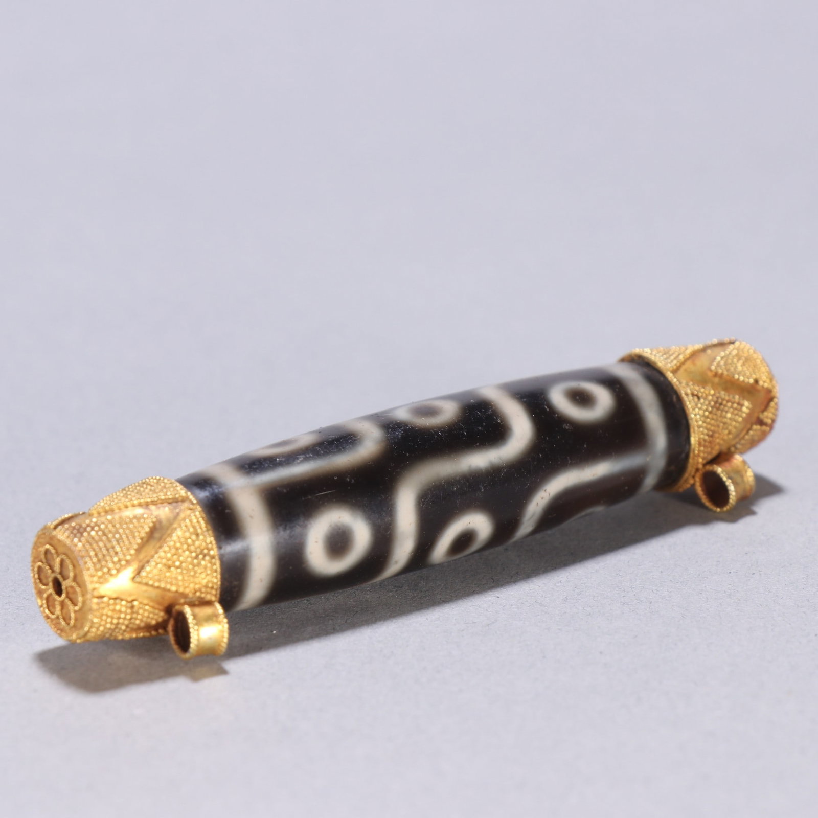 An Exquisite Dzi Bead Ornament - 6
