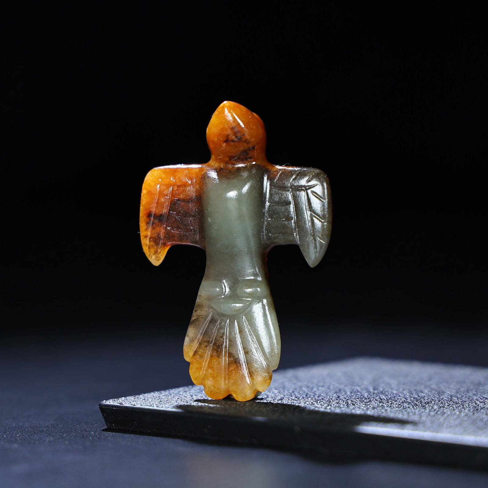 An Exquisite White Jade Eagle Pendant - 3