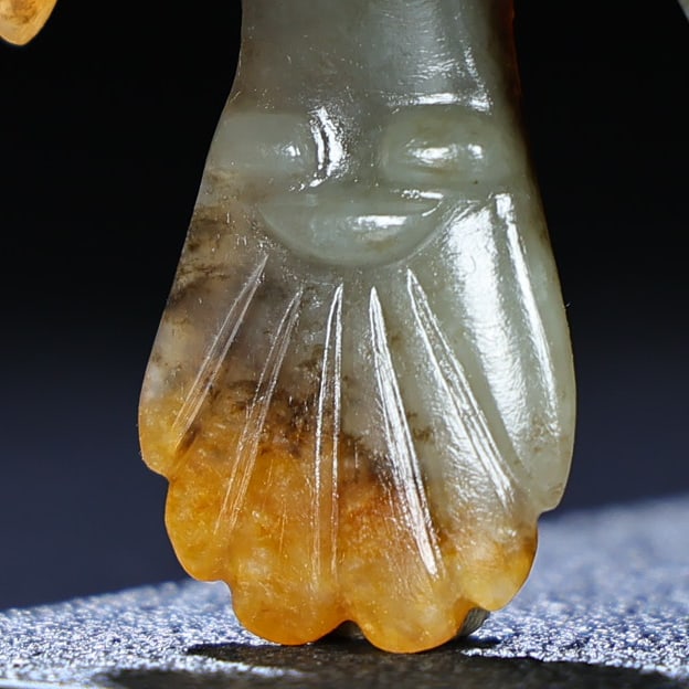An Exquisite White Jade Eagle Pendant - 4