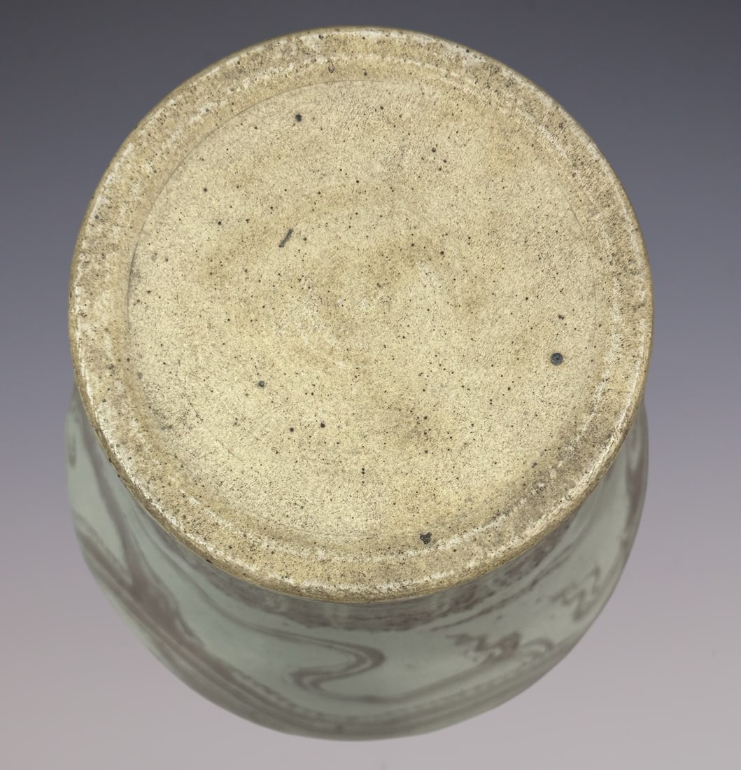 An Exquisite Underglaze-Red Dragon Pattern Vase - 9