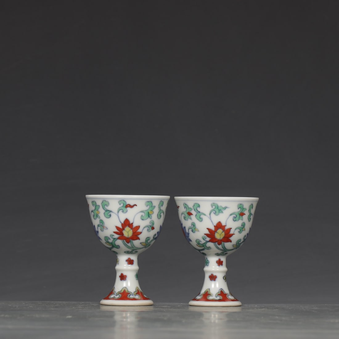 A Pair of Exquisite Doucai Lotus Pattern Cup - 2