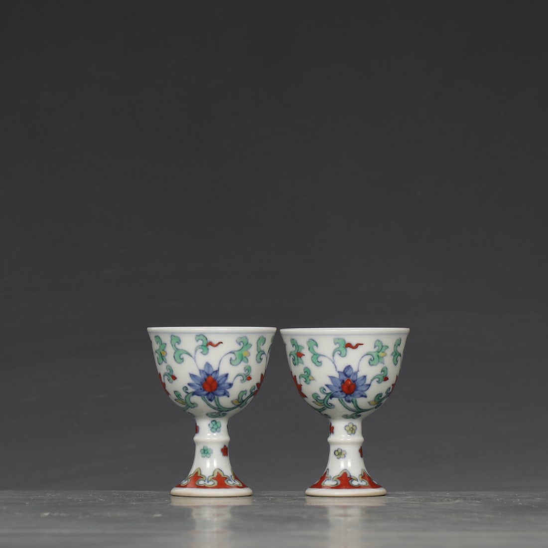 A Pair of Exquisite Doucai Lotus Pattern Cup - 5