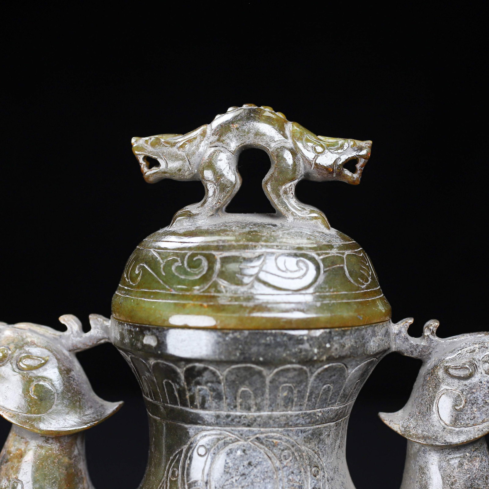 An Exquisite White Jade Phoenix Pattern Vase - 10