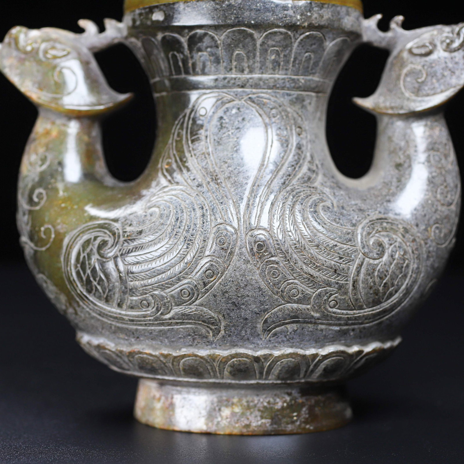 An Exquisite White Jade Phoenix Pattern Vase - 9