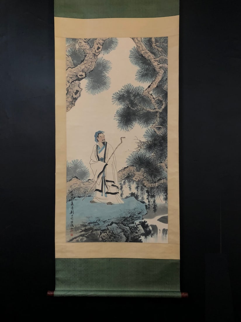 A Chinese Vertical Scroll Ink Painting of Figure on Paper: A Chinese Vertical Scroll Ink Painting of Figure on Paper Liu danzhai Size:26.4inx53.1in刘旦宅人物 纸本立轴Size:67cmx135cm