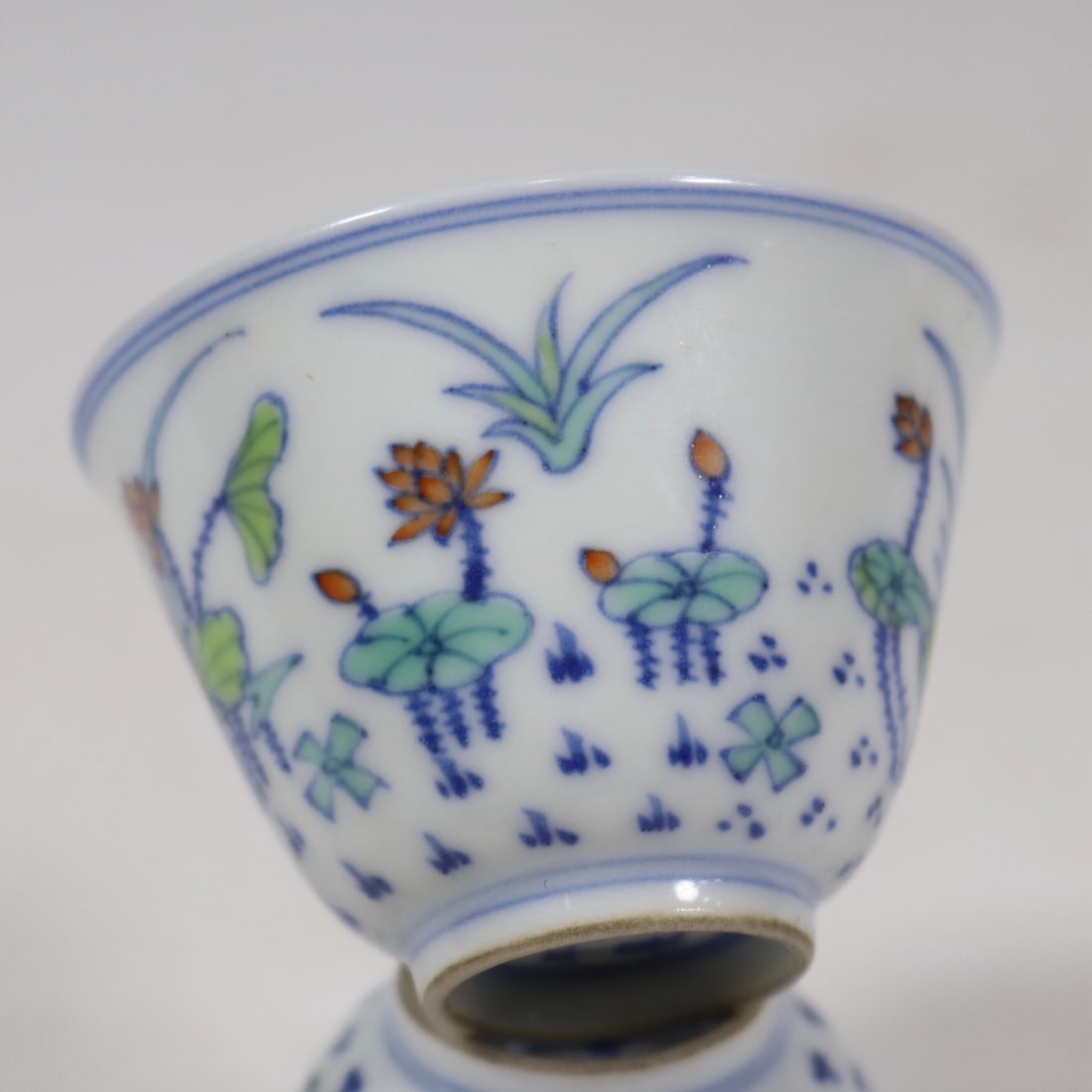 An Exquisite Doucai Flower Pattern Cup - 6