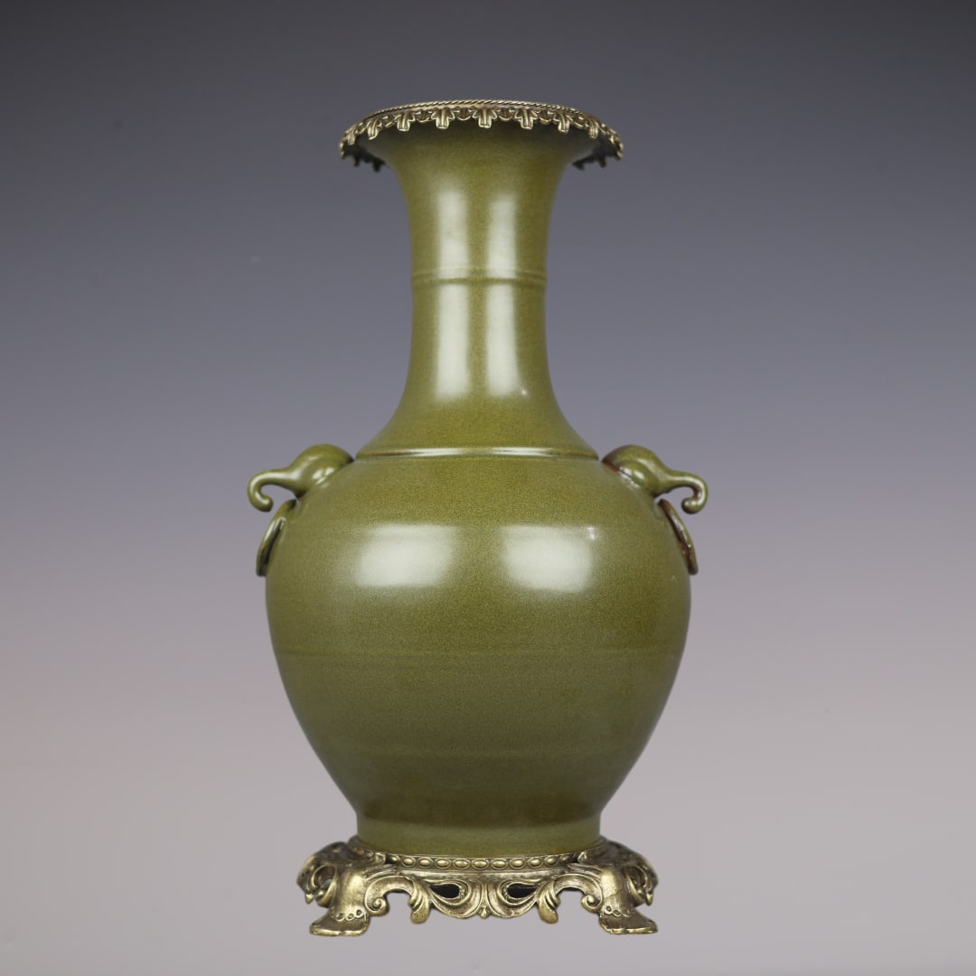 An Exquisite Teadust Glazed Inlaid Bronze Double-Ears Vase (1 of 9)