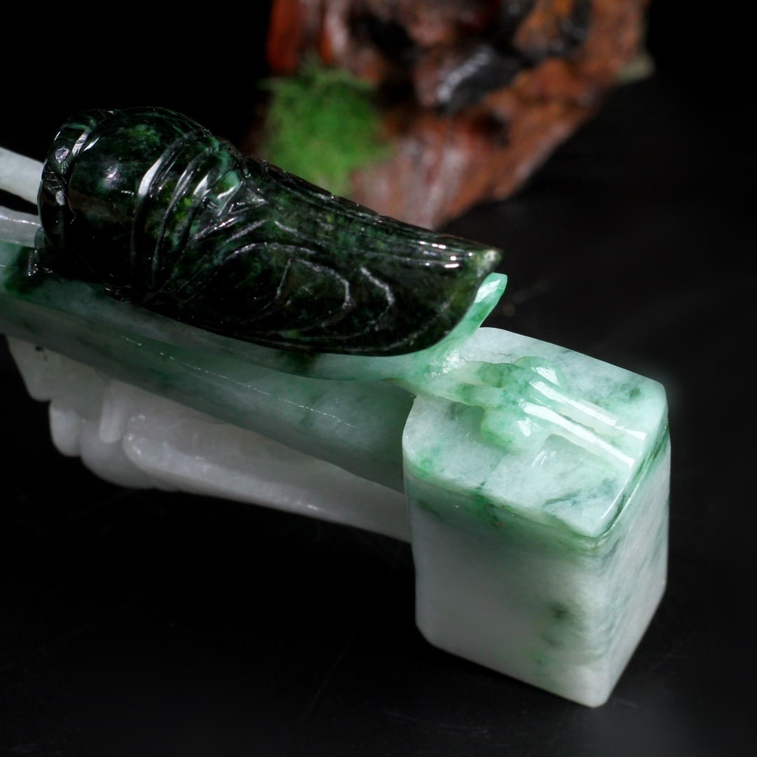 An Exquisite Jadeite Cicada Pattern Ornament - 8