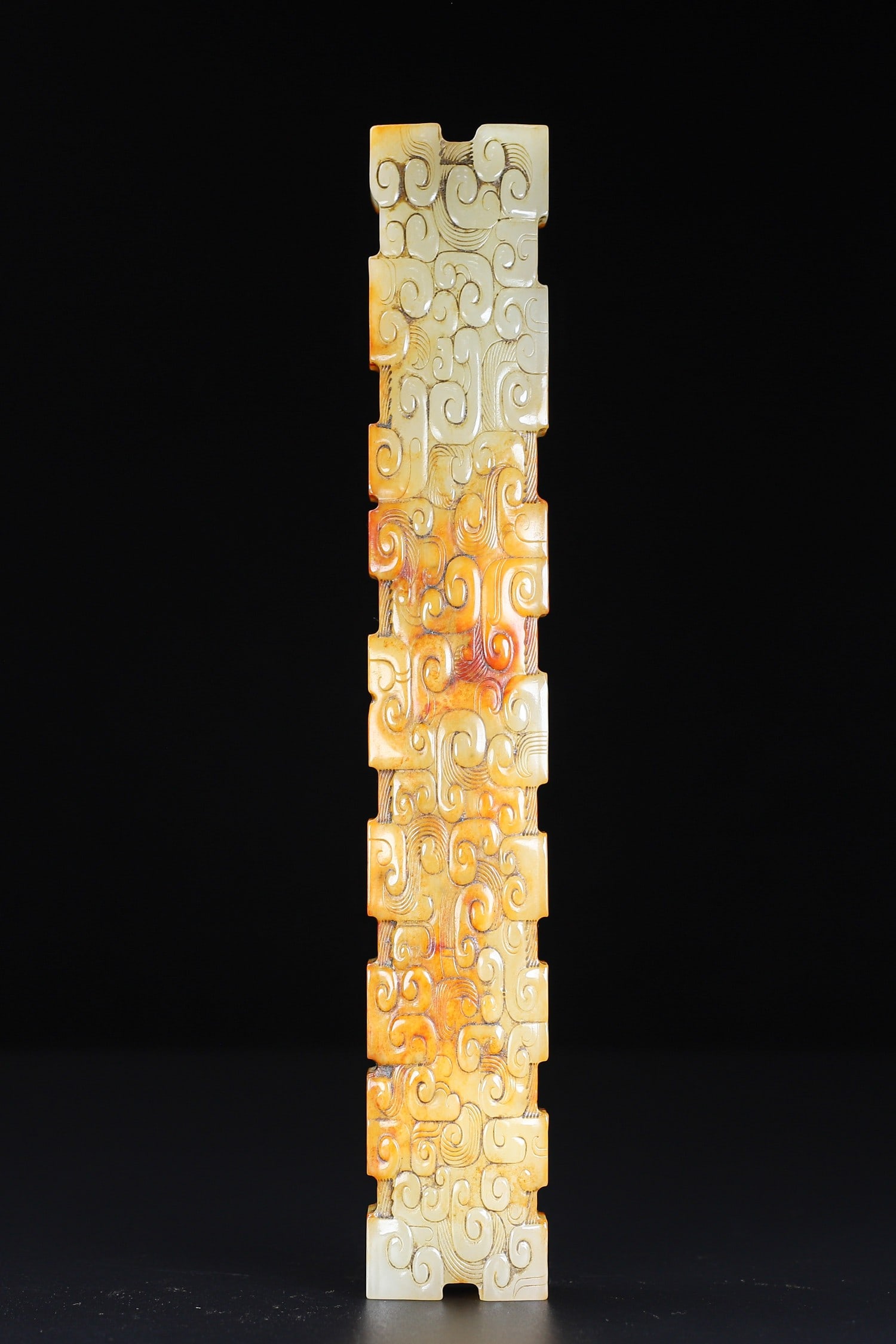 An Exquisite White Jade Ornament: An Exquisite White Jade Ornament Han Dynasty, China Size:8.7inx1.4inx0.6in Weight:329.5g白玉柄型器 中国汉代 Size:22cmx3.5cmx1.5cm Weight:329.5g