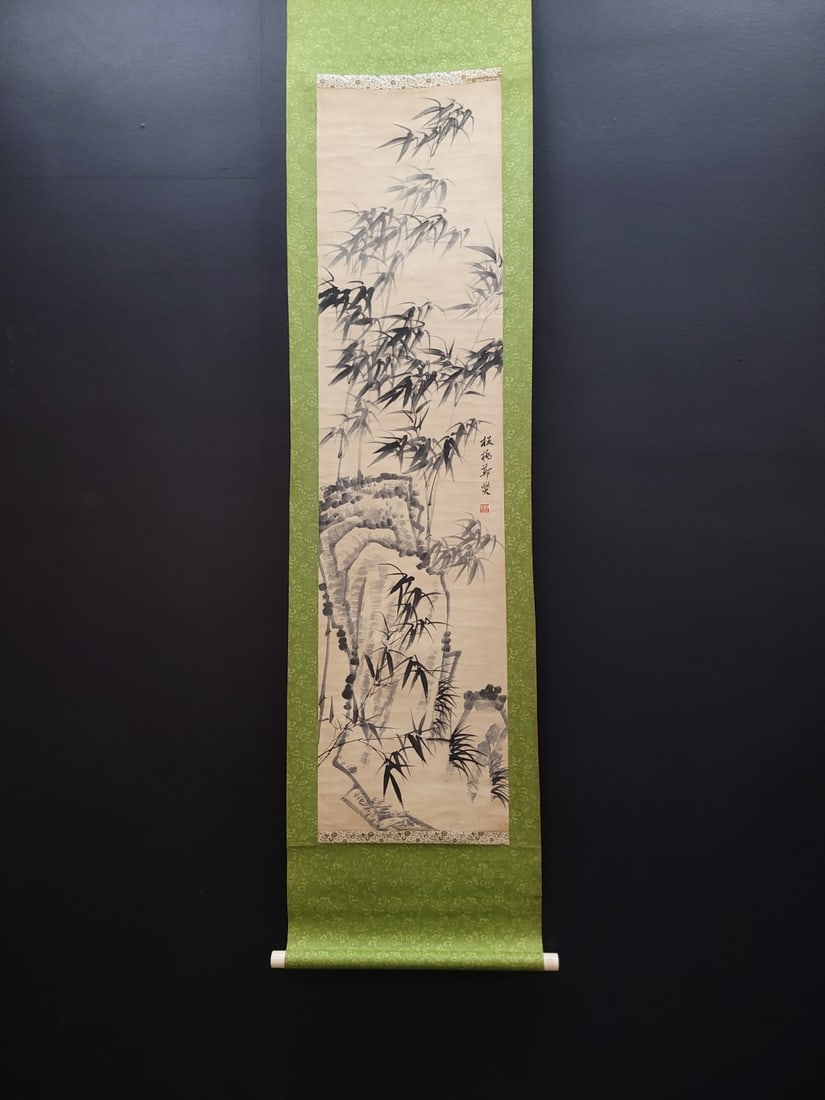 A Chinese Vertical Scroll Ink Painting of Bamboo on Paper: A Chinese Vertical Scroll Ink Painting of Bamboo on Paper Zheng banqiao Without frame Size:13.4inx53.1in郑板桥墨竹 纸本立轴Without frame Size:34cm