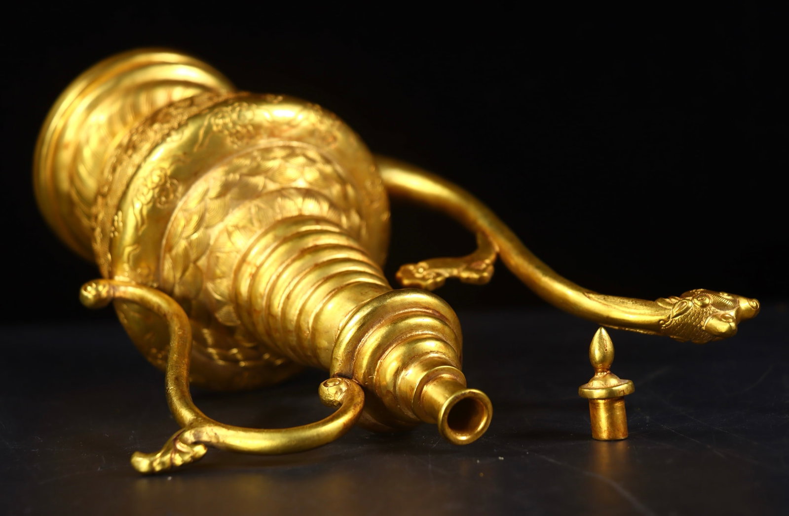 An Exquisite Gilt Bronze Phoenix Pattern Lotus Pattern Ewer - 7