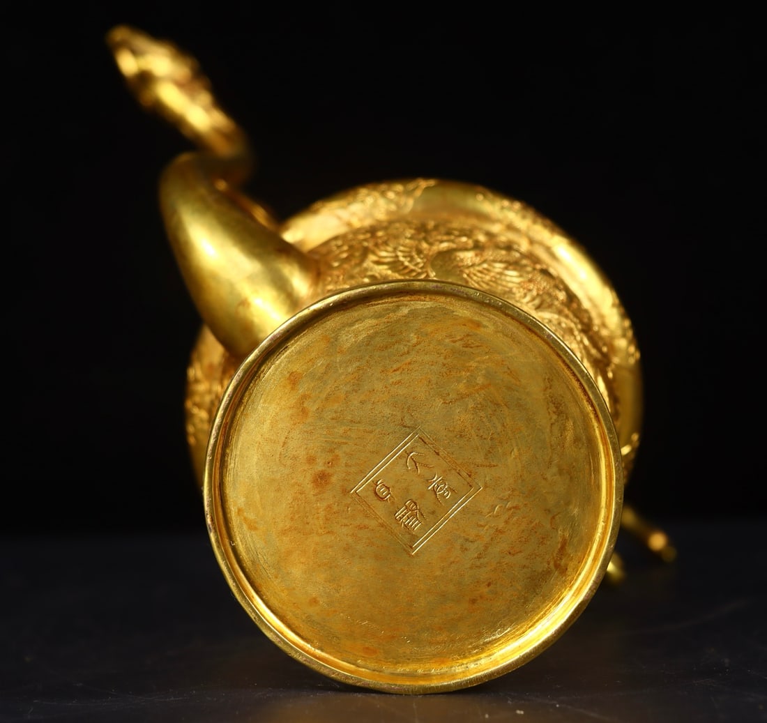 An Exquisite Gilt Bronze Phoenix Pattern Lotus Pattern Ewer - 9