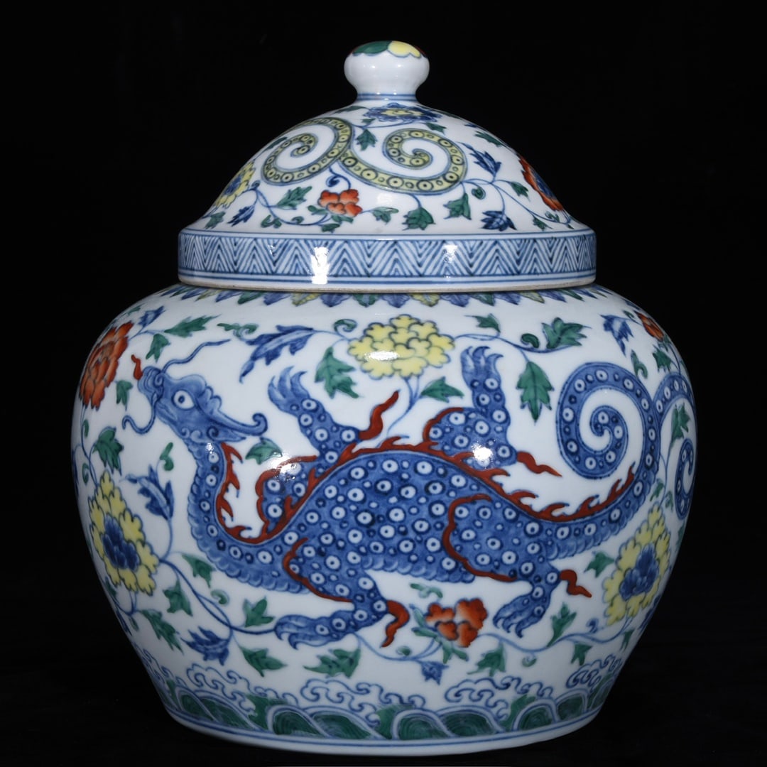 An Exquisite Doucai Dragon Pattern Lotus Pattern Seawater Pattern Jar - 3