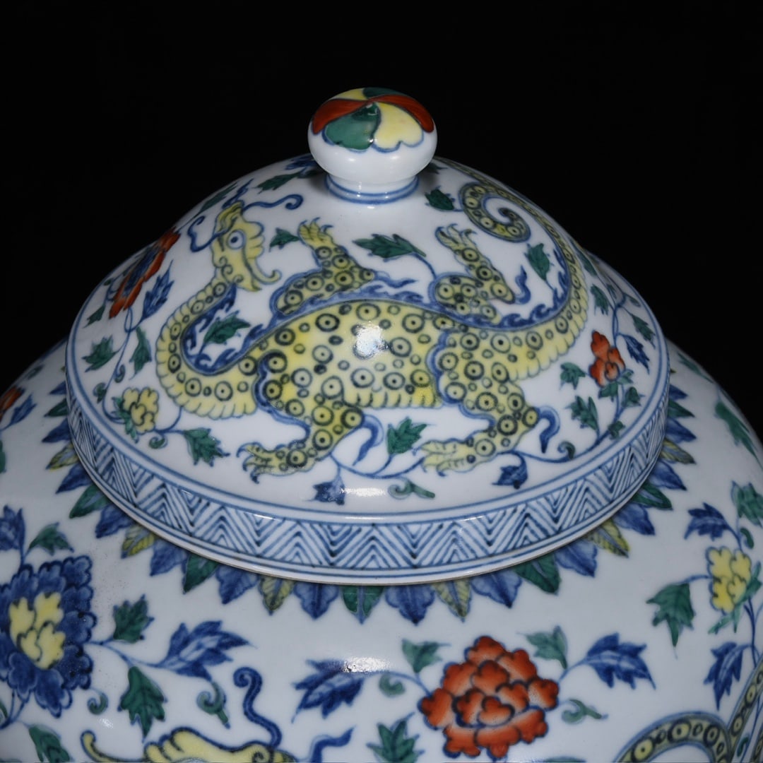 An Exquisite Doucai Dragon Pattern Lotus Pattern Seawater Pattern Jar - 4