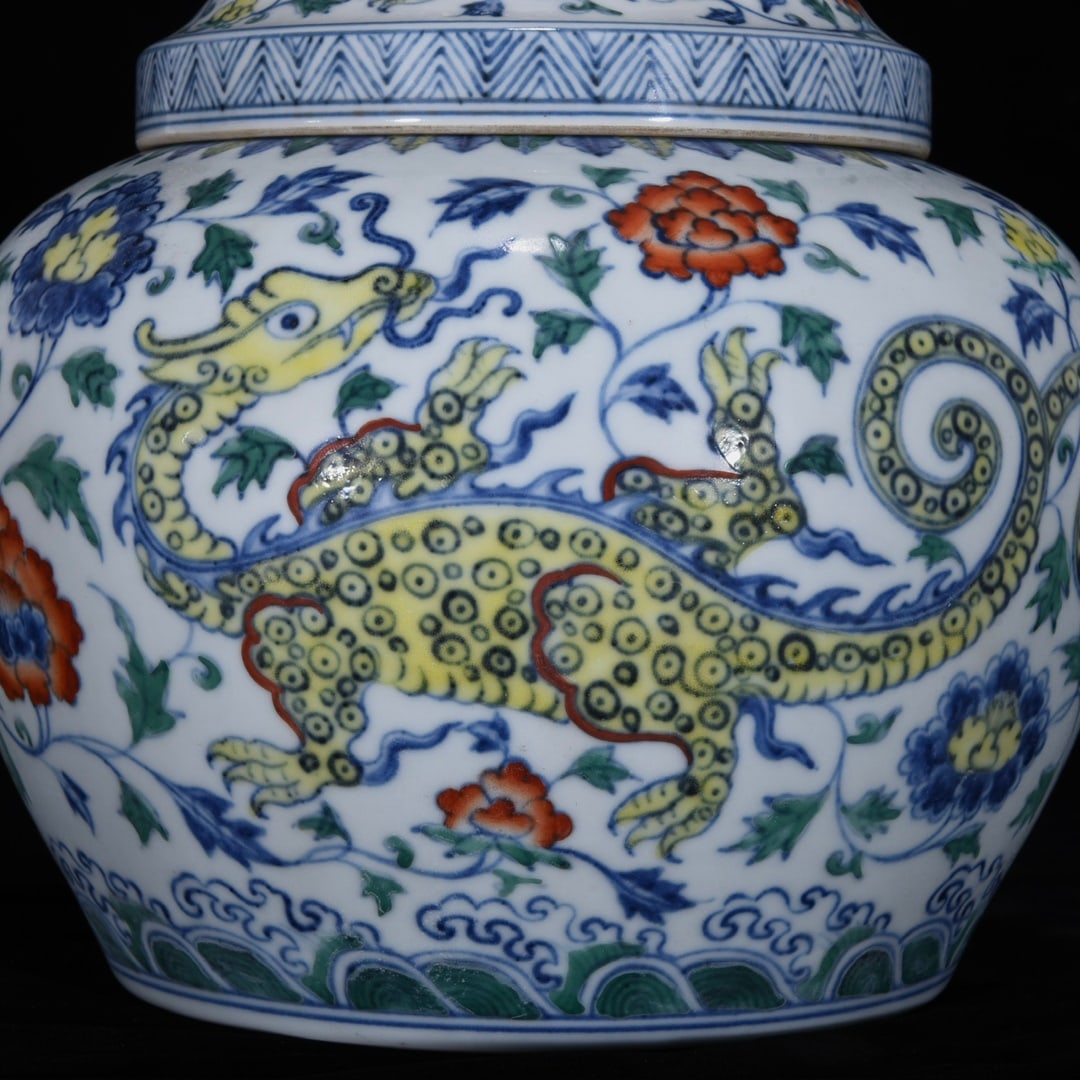 An Exquisite Doucai Dragon Pattern Lotus Pattern Seawater Pattern Jar - 5