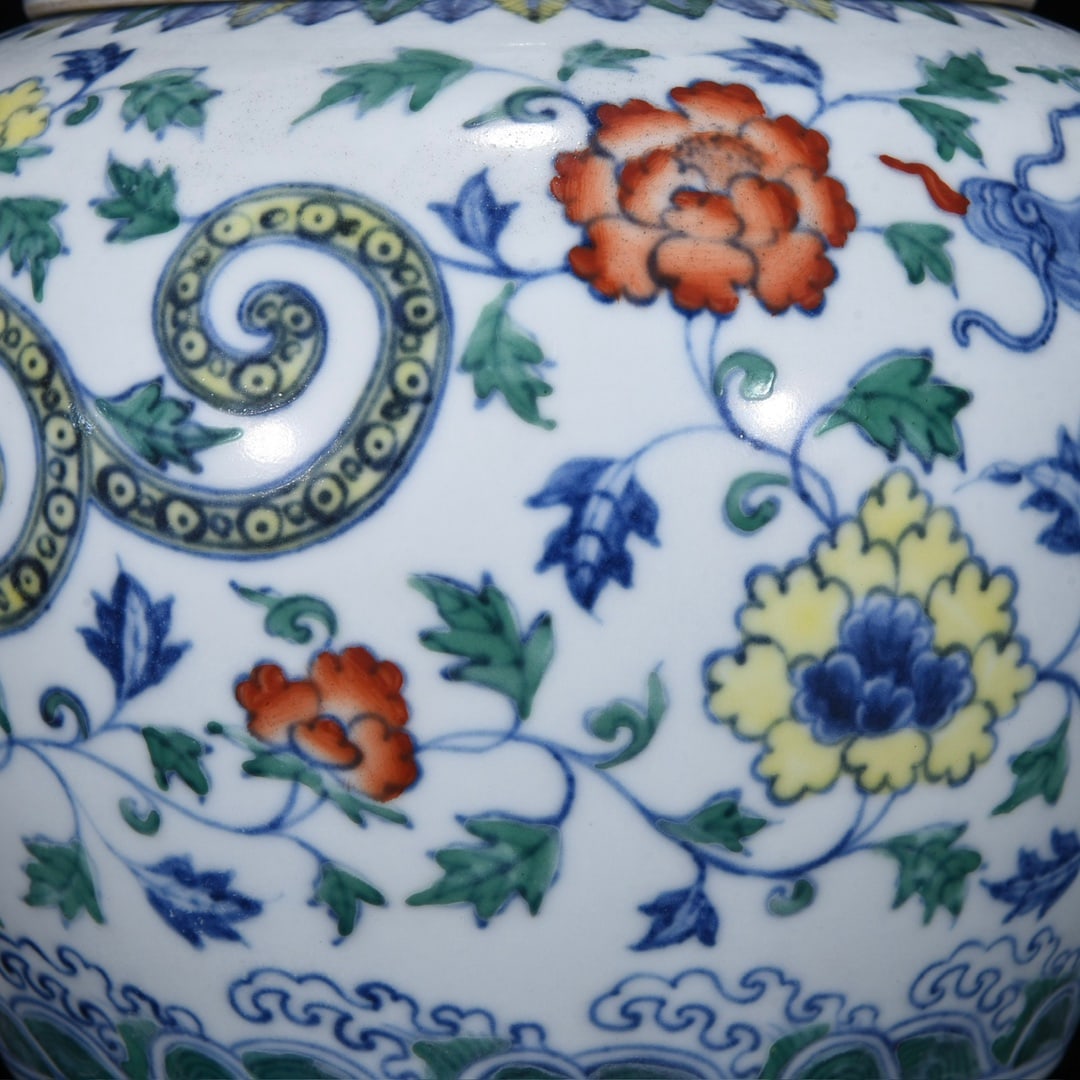 An Exquisite Doucai Dragon Pattern Lotus Pattern Seawater Pattern Jar - 6