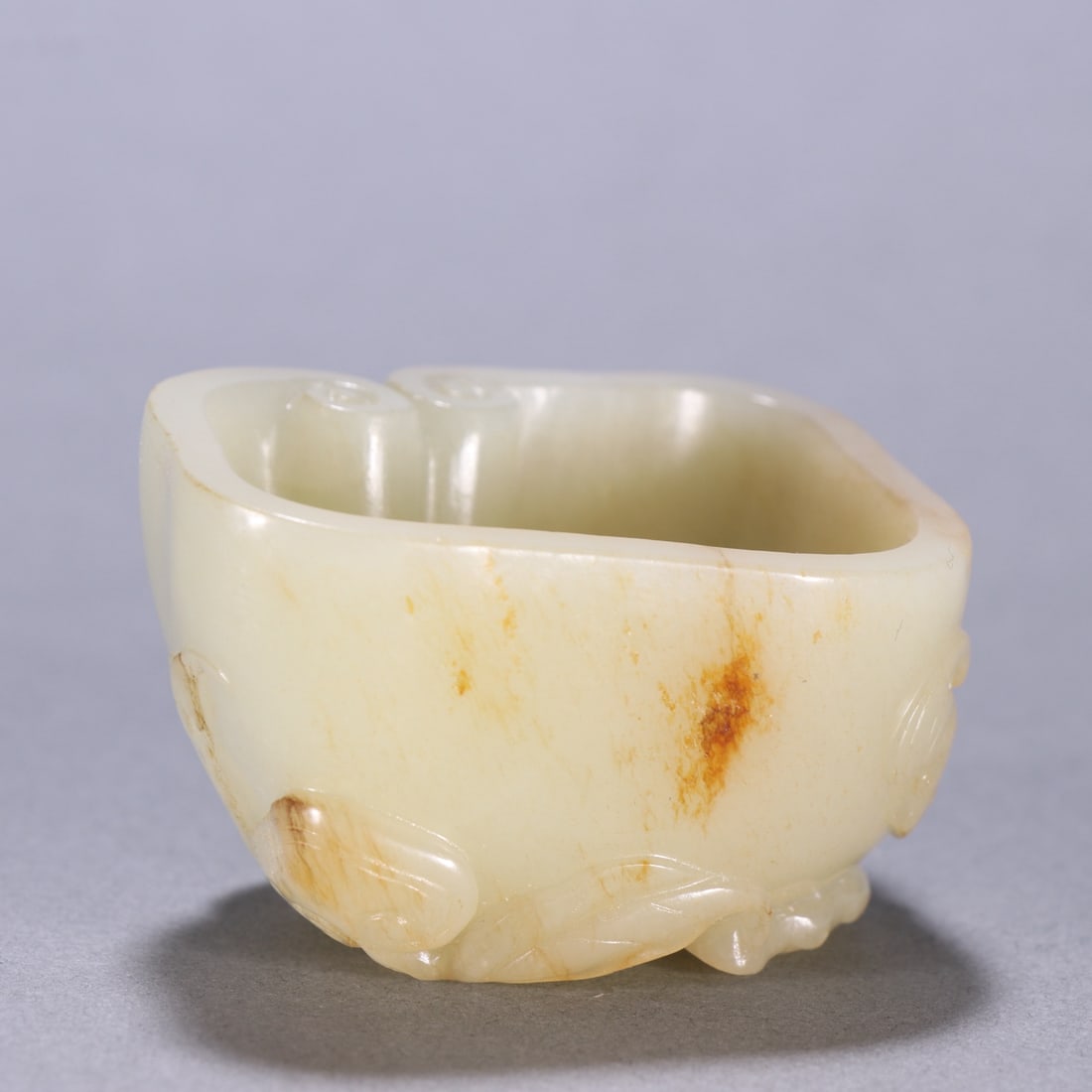 An Exquisite White Jade Ganoderma lucidum Pattern Brush Washer - 4
