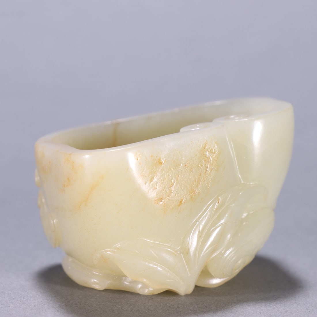 An Exquisite White Jade Ganoderma lucidum Pattern Brush Washer - 7