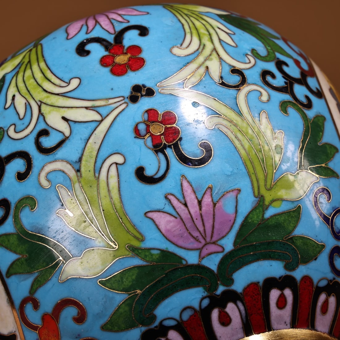 An Exquisite Cloisonne Lotus Pattern Jar - 9