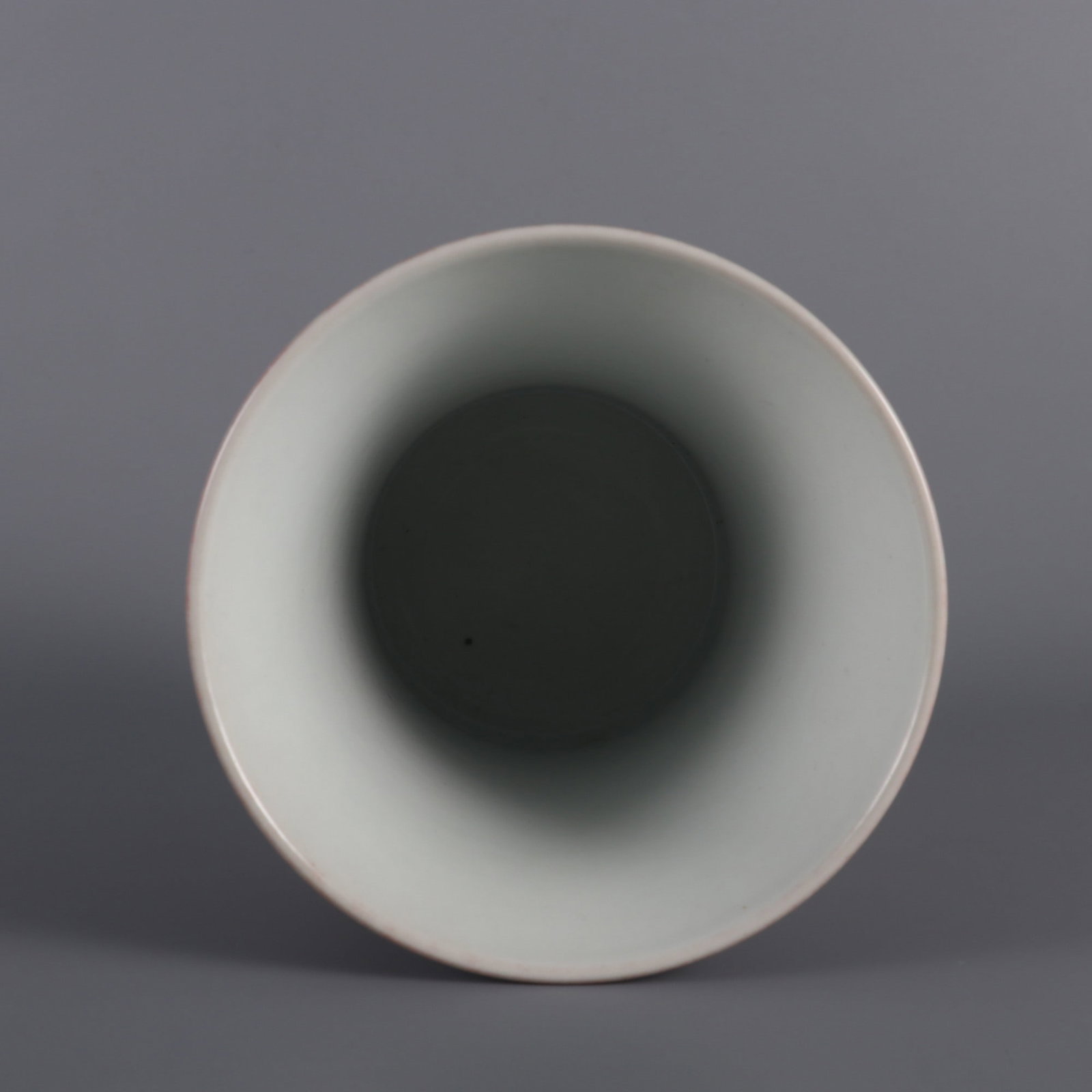 An Exquisite PeachBloom-Glazed Brush Pot - 8