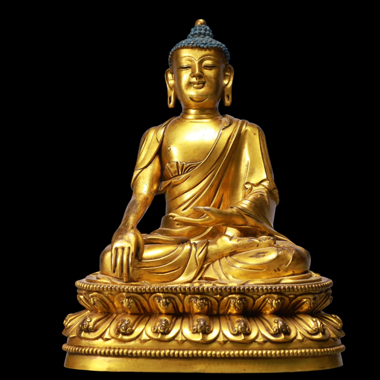An Exquisite Gilt Bronze Statue of Sakyamuni (1 of 12)