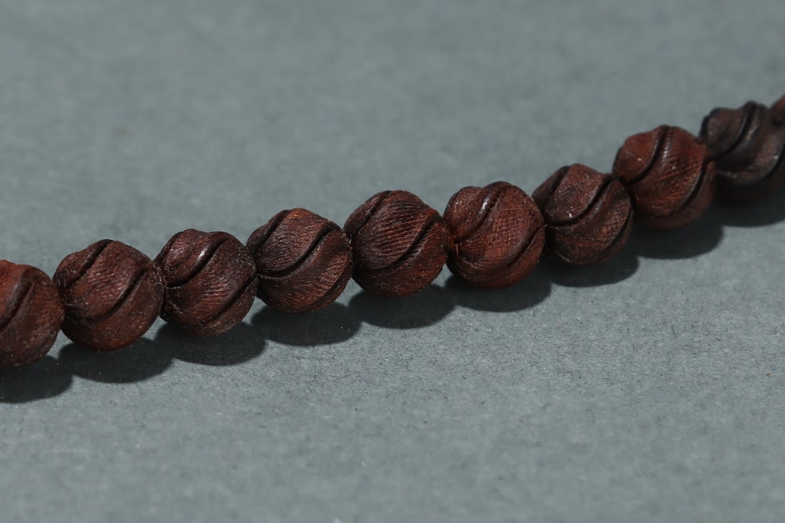 An Exquisite Eaglewood Bracelets - 5