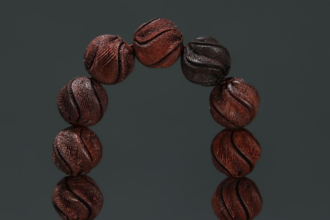 An Exquisite Eaglewood Bracelets - 6