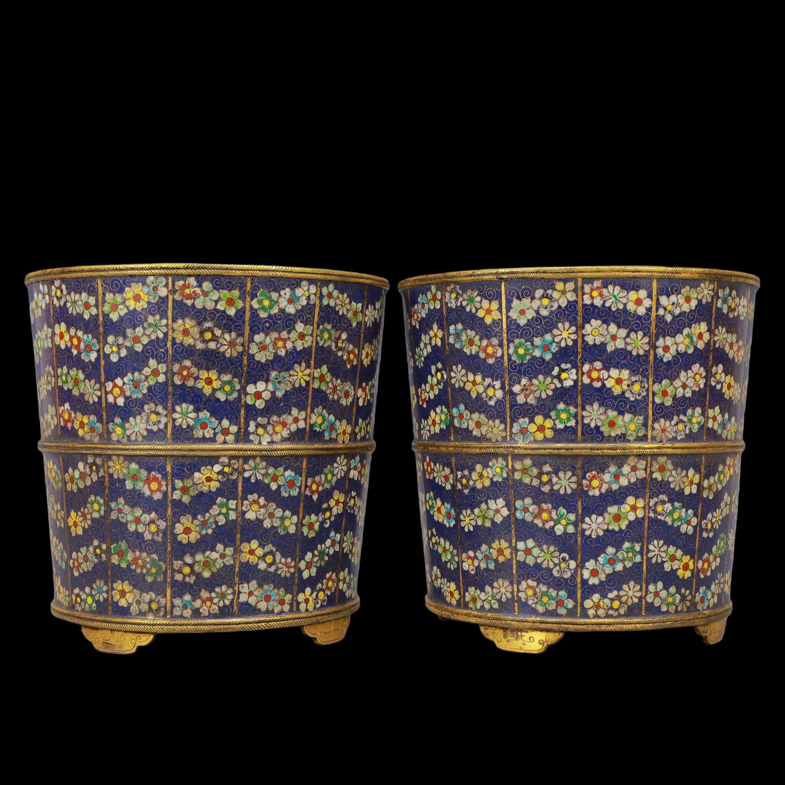 A Exquisite A pair of Cloisonne Flower Pattern Flowerpot: A Exquisite A pair of Cloisonne Flower Pattern Flowerpot Qing Dynasty, China Qianlong Six-character Mark Size:8.3inx8.1in