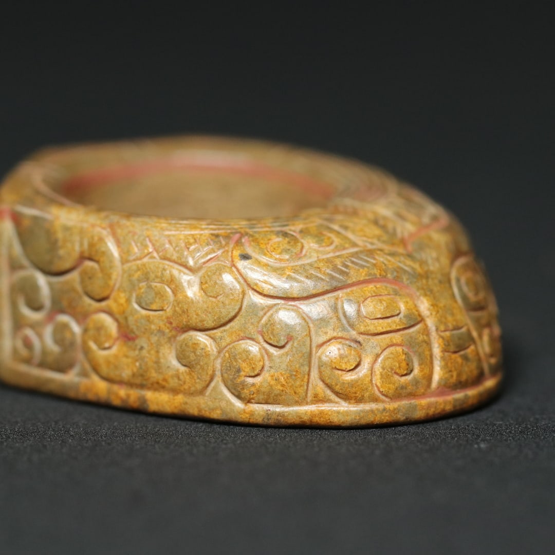An Exquisite White Jade Dragon Pattern Beast-Face Pattern Ring - 8