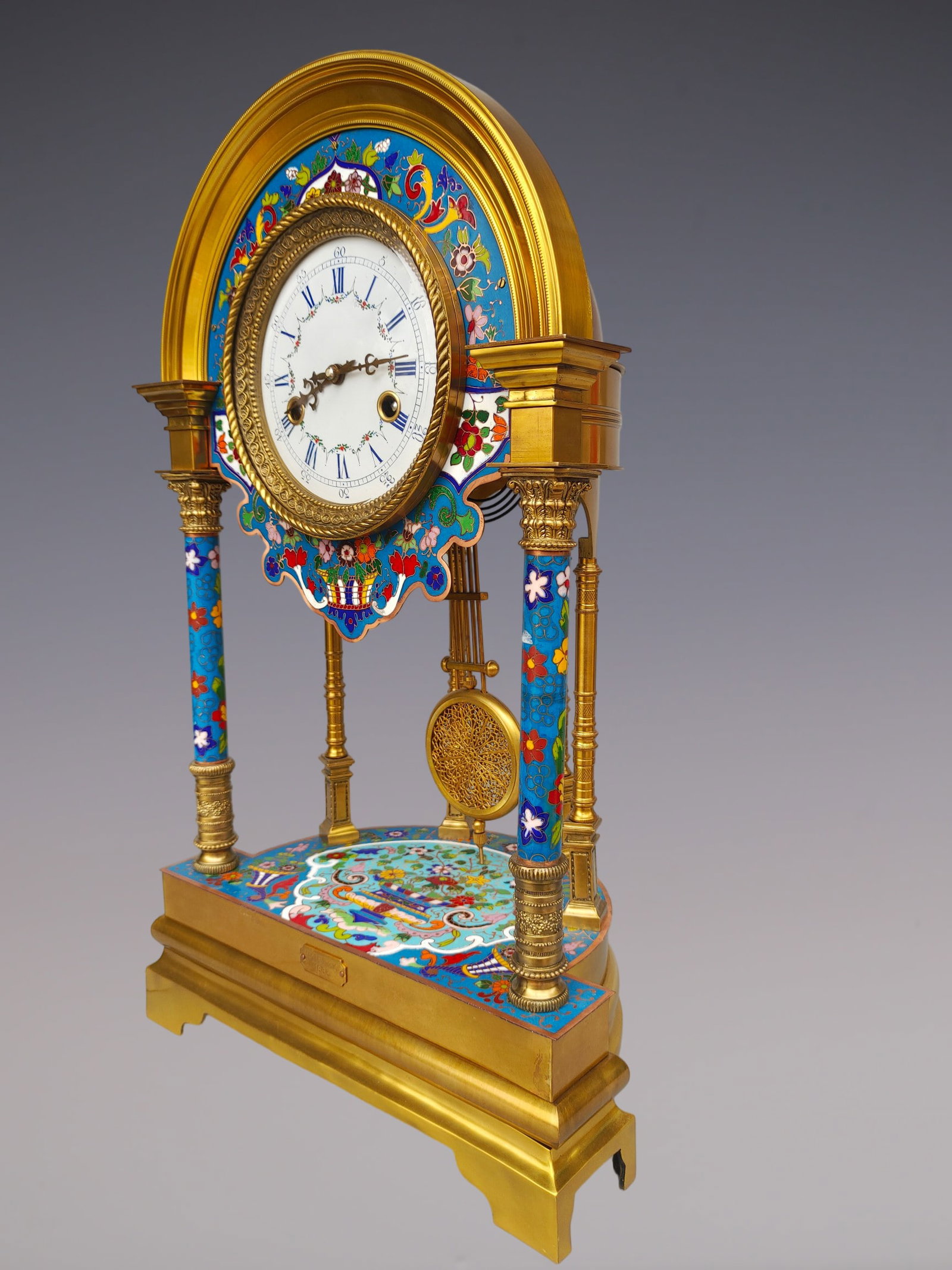 An Exquisite Gilt Bronze Lotus Pattern Clock - 7