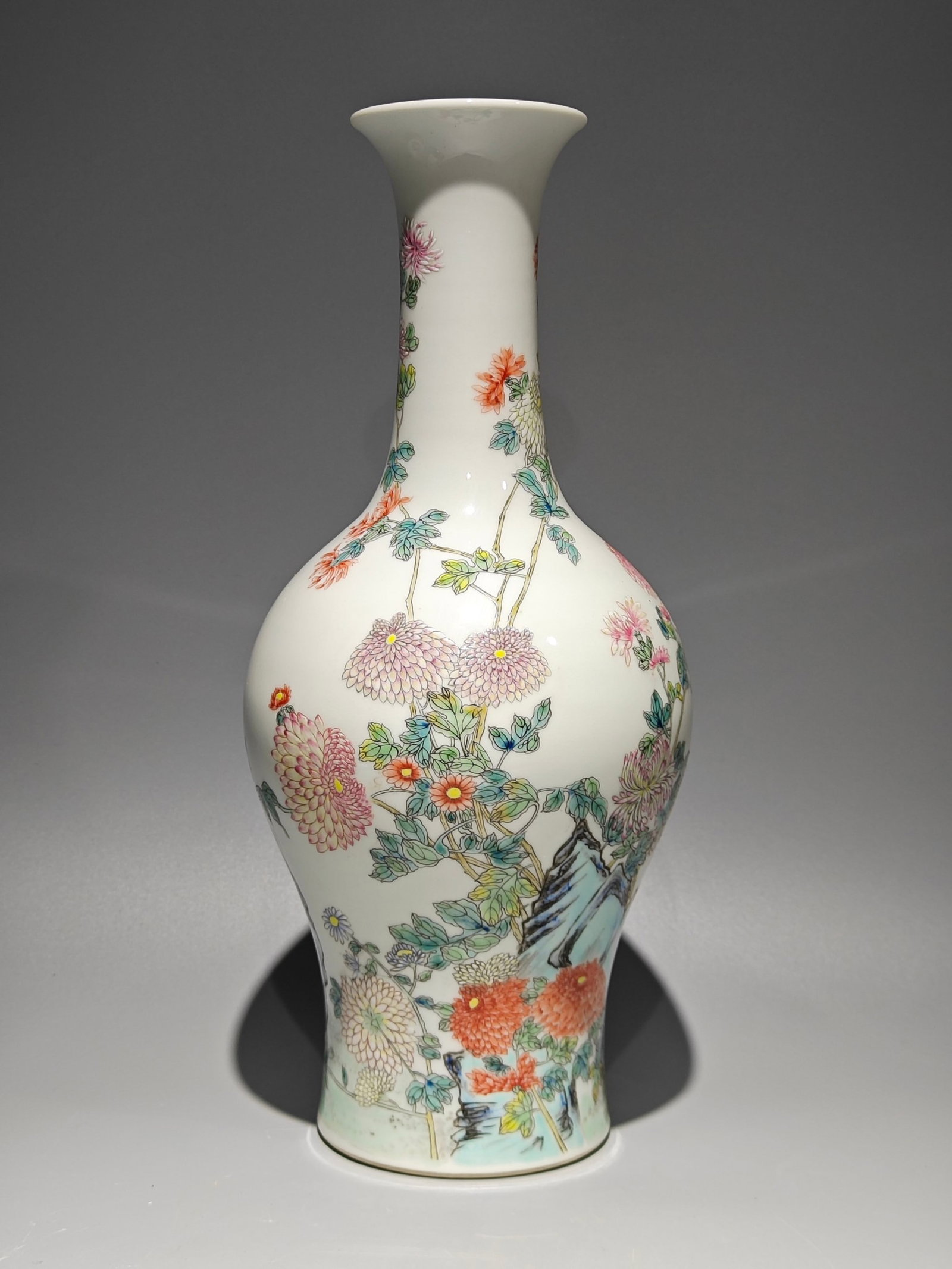 A Rare Famille-Rose Chrysanthemum Pattern Vase: A Rare Famille-Rose Chrysanthemum Pattern Vase,Qing Dynasty,China,Yongzheng Six-character Mark,Size:13.3inx5.8in 粉彩菊花纹瓶,中国清代,Ƃ