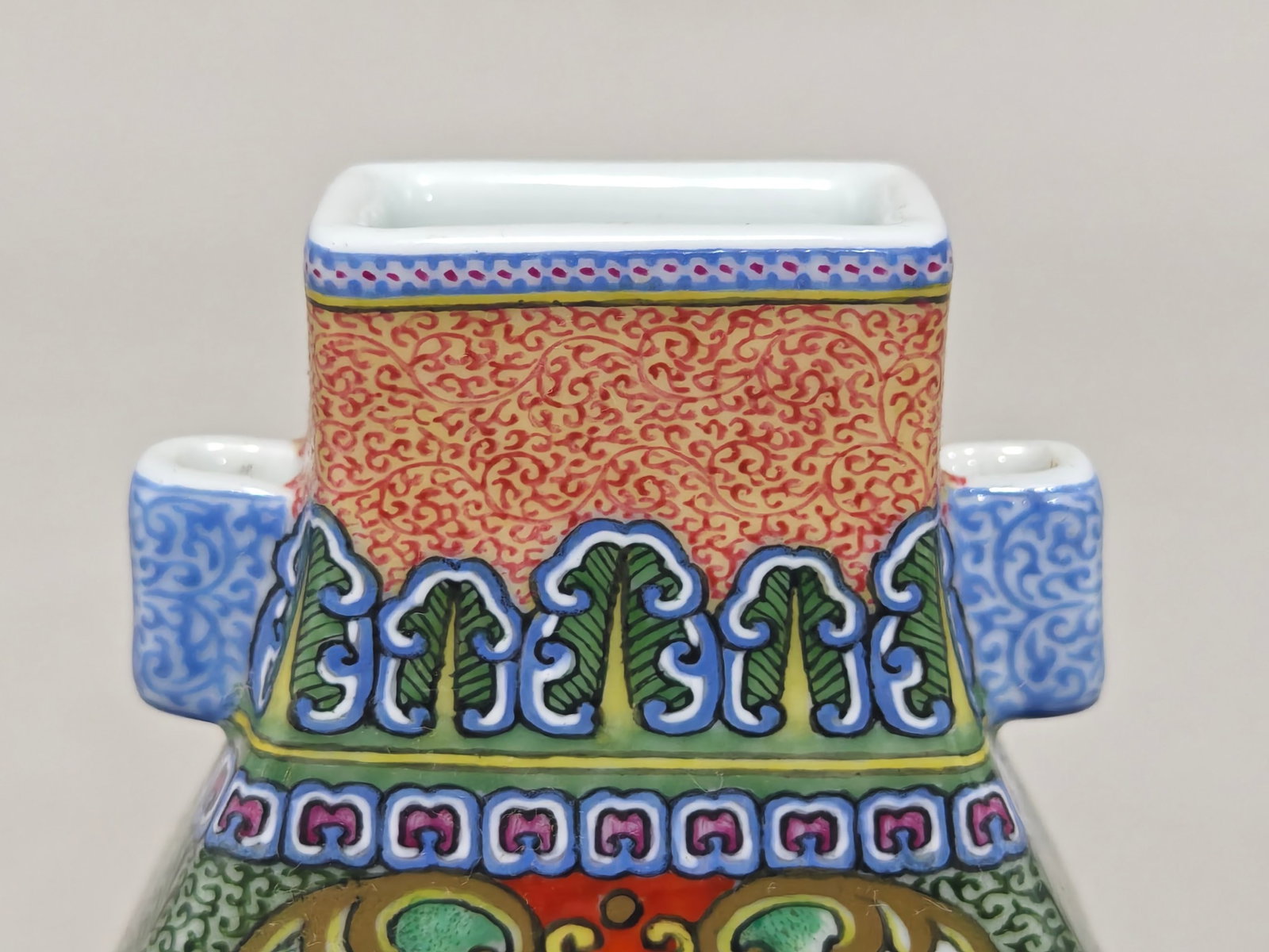 An Exquisite Enamel Figure Pattern Double-Ears Vase - 4
