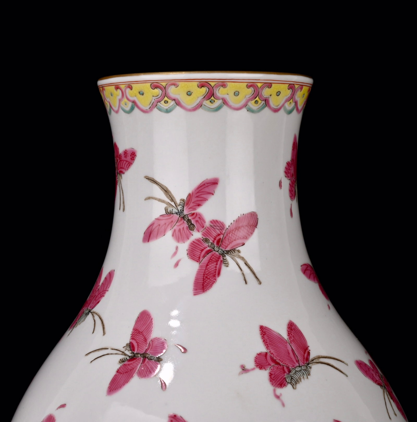 An Exquisite Ruby Red-Glazed Butterfly Pattern Incense Tube - 4