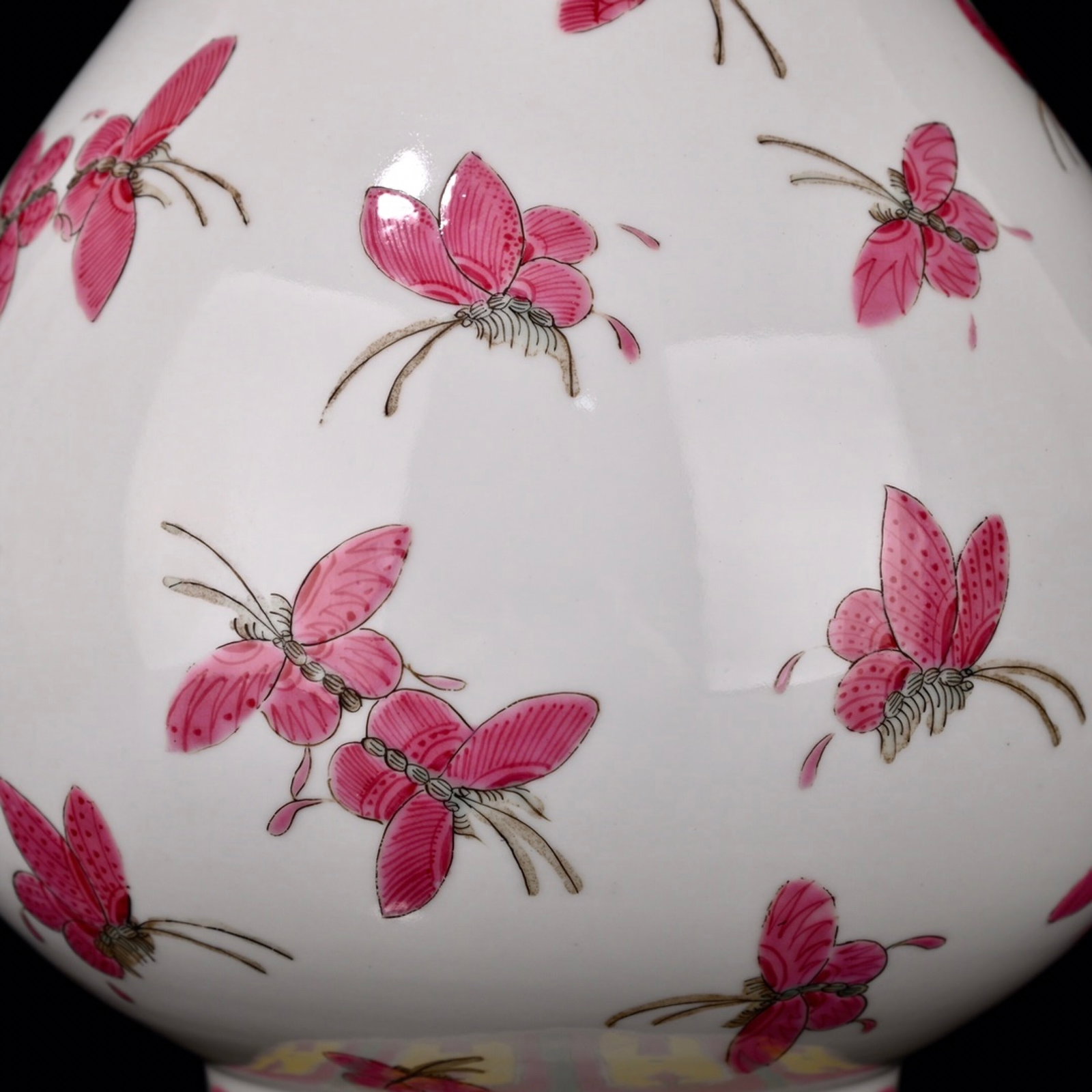 An Exquisite Ruby Red-Glazed Butterfly Pattern Incense Tube - 6