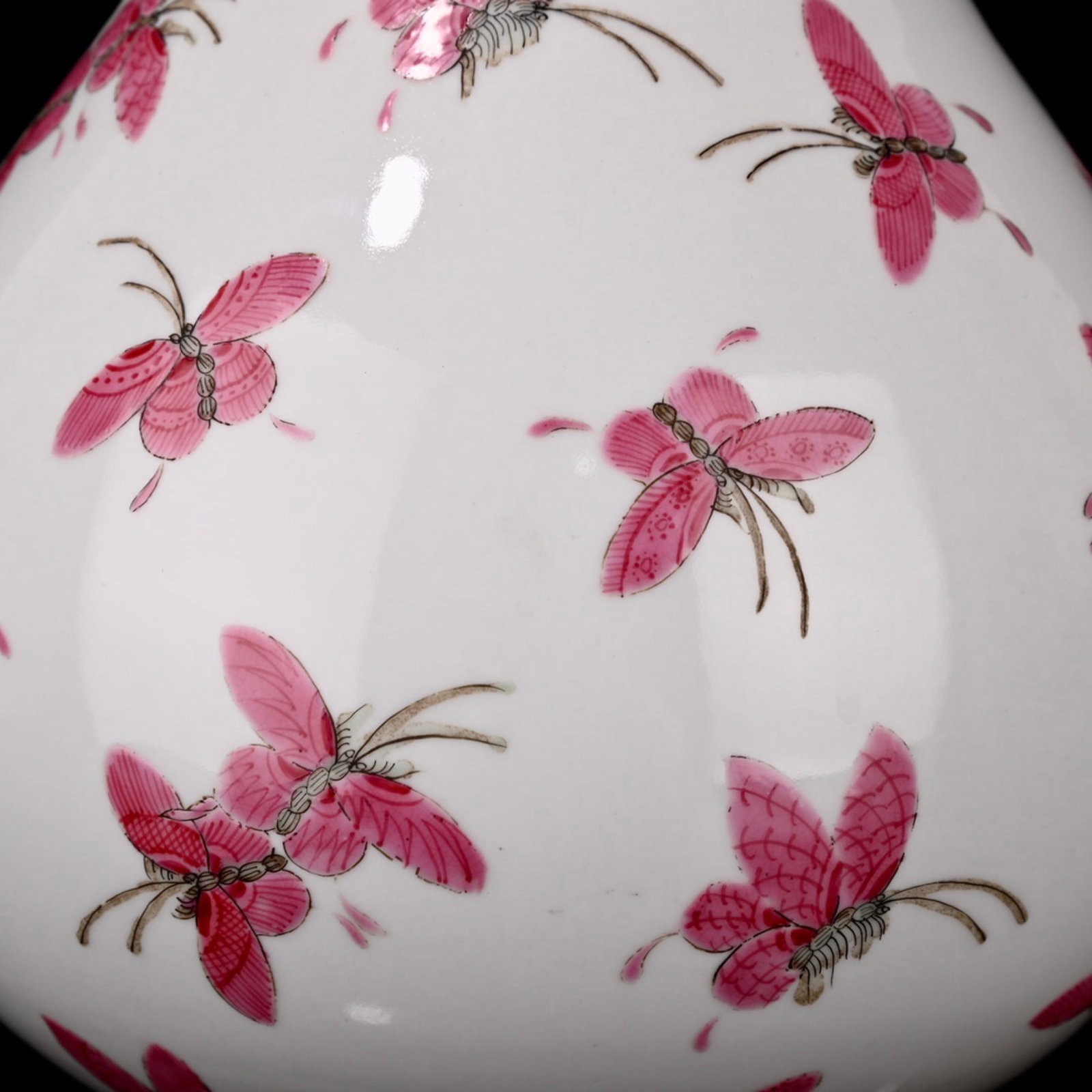 An Exquisite Ruby Red-Glazed Butterfly Pattern Incense Tube - 7