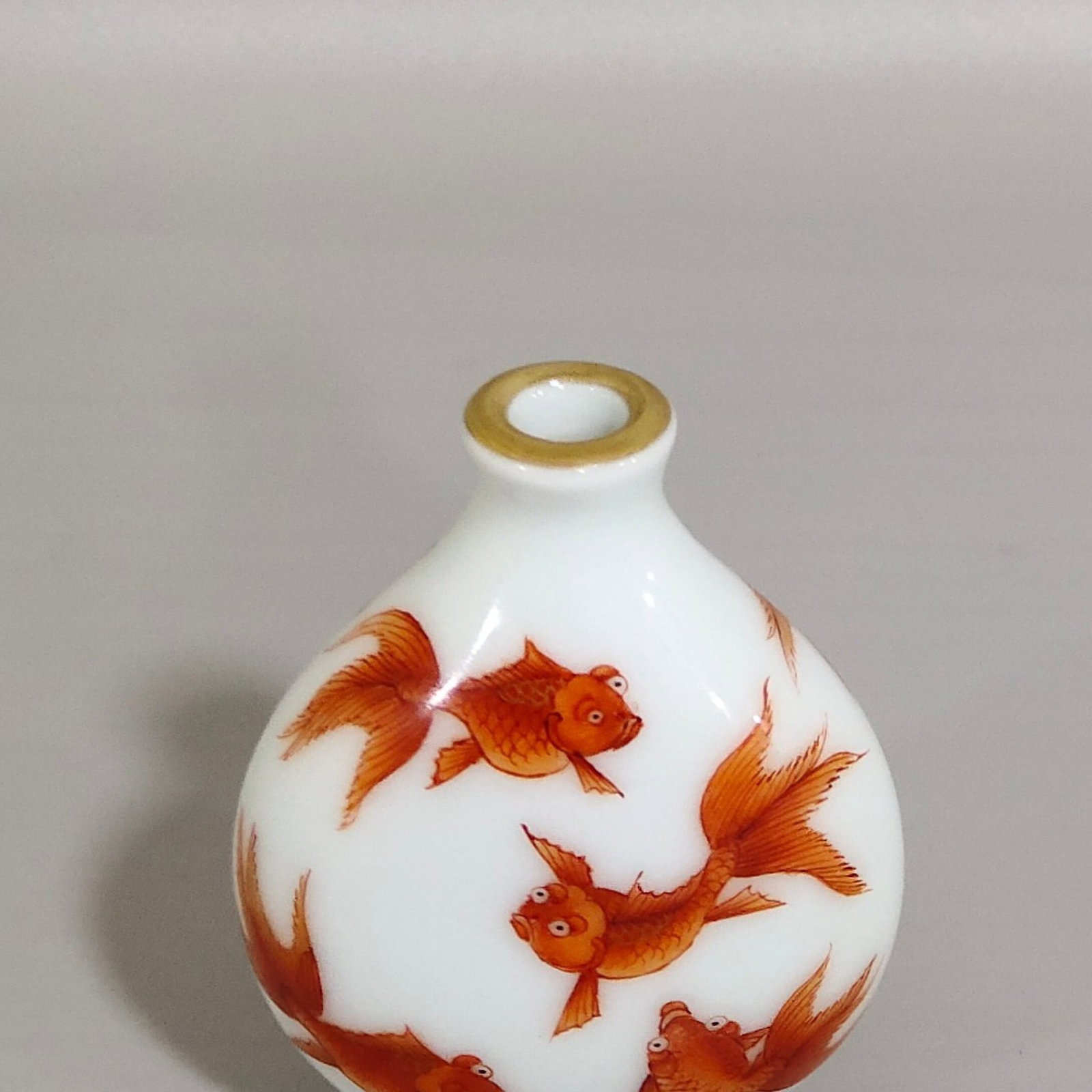 An Exquisite Iron-Red Fish Pattern Snuff Bottle - 7
