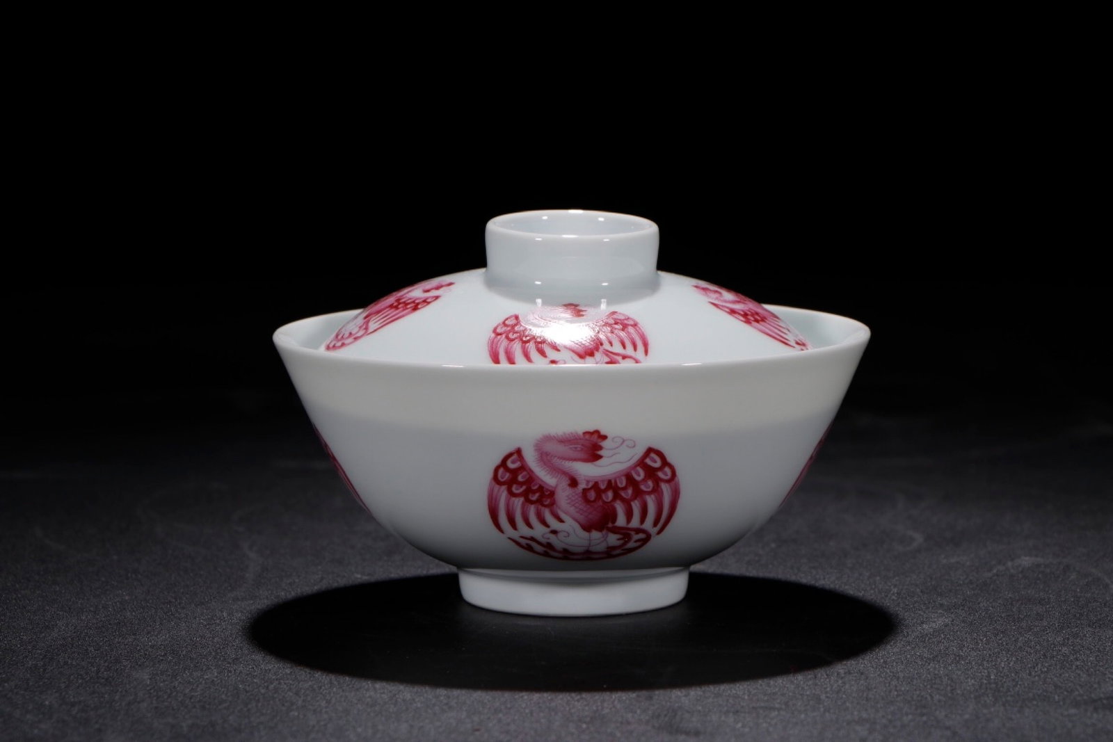 A Pair of Exquisite Ruby Red-Glazed Phoenix Pattern Bowls - 2