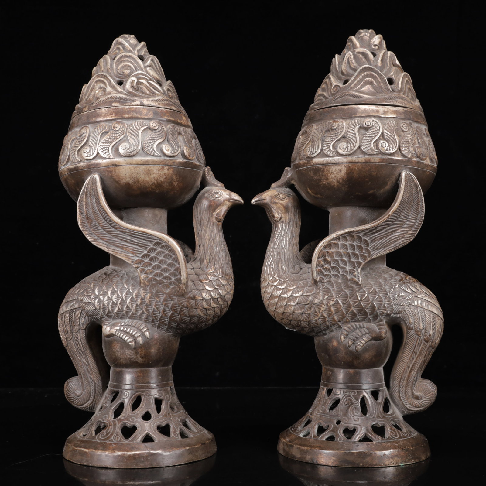 A Pair of Exquisite Silver-Plated Bronze Phoenix Pattern Censer: A Pair of Exquisite Silver-Plated Bronze Phoenix Pattern Censer,Qing Dynasty,China,Size:5.9inx4.7inx13.4in,Weight:3950g 一对铜镀银凤纹香炉,中