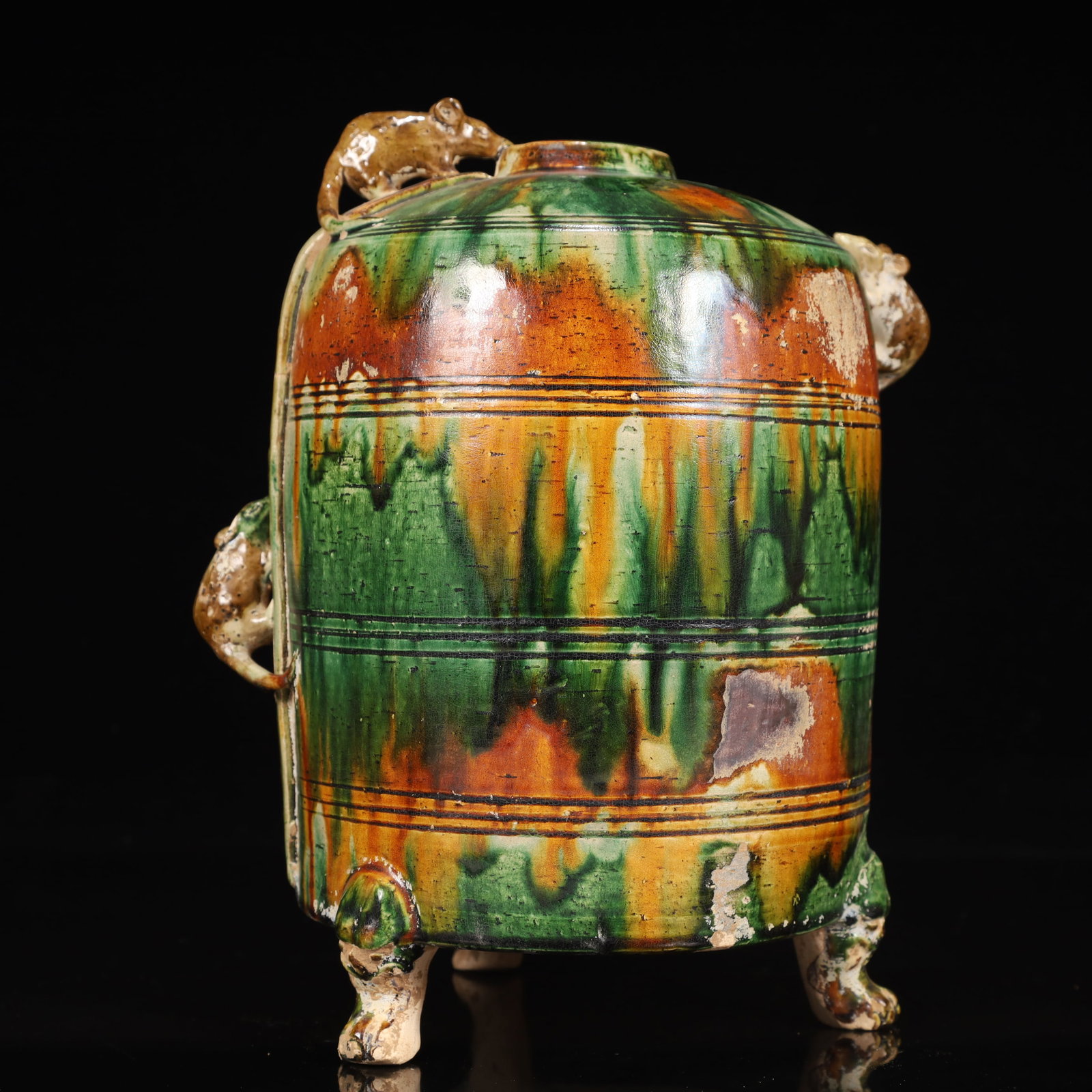 An Exquisite Tang Tri-Color Glazed Pottery Mouse Pattern Tripod Jar (1 of 10)