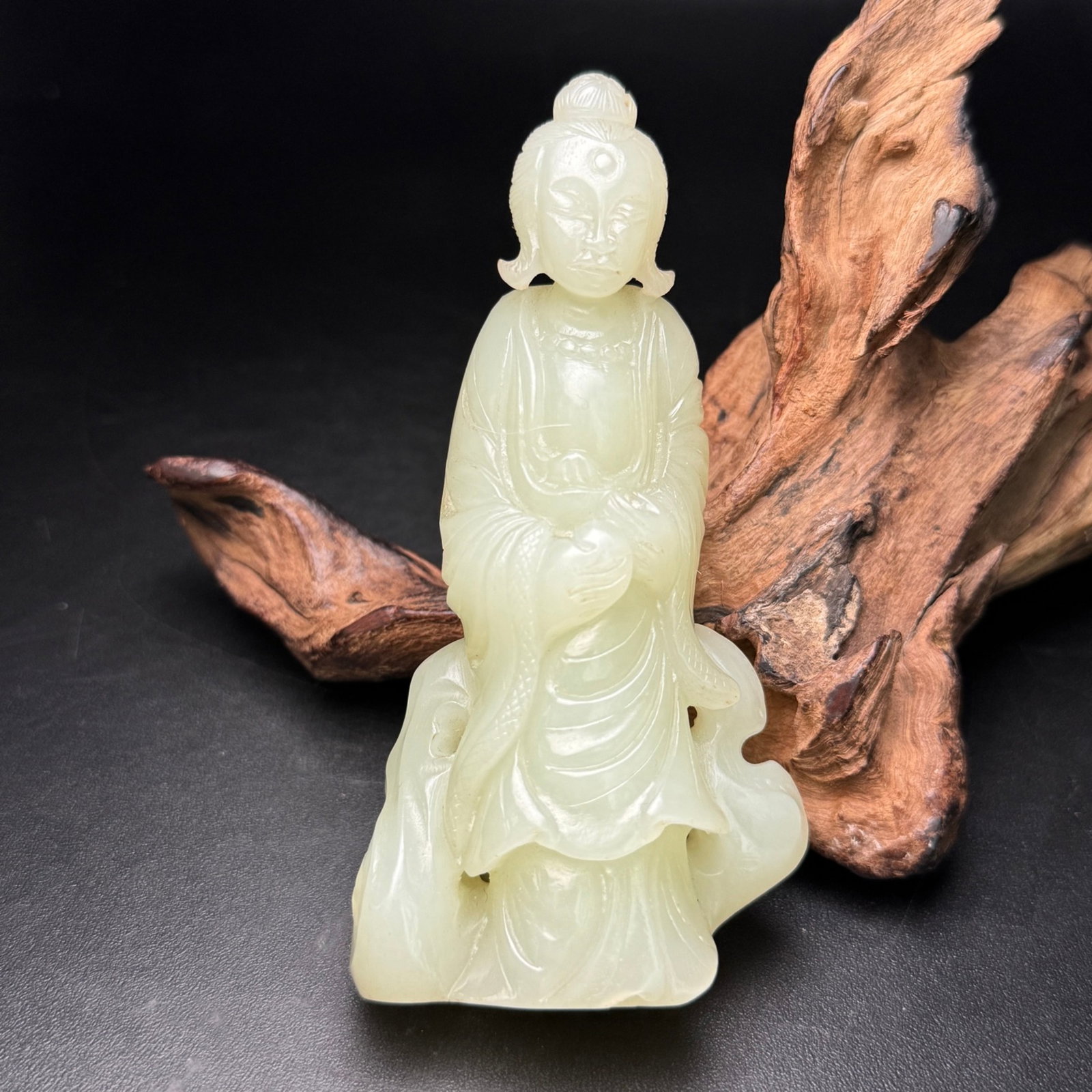 An Exquisite White Jade Figure Ornament: An Exquisite White Jade Figure Ornament,Qing Dynasty,China,Size:4.1inx2inx1in,Weight:140g 白玉人物摆件,中国清代