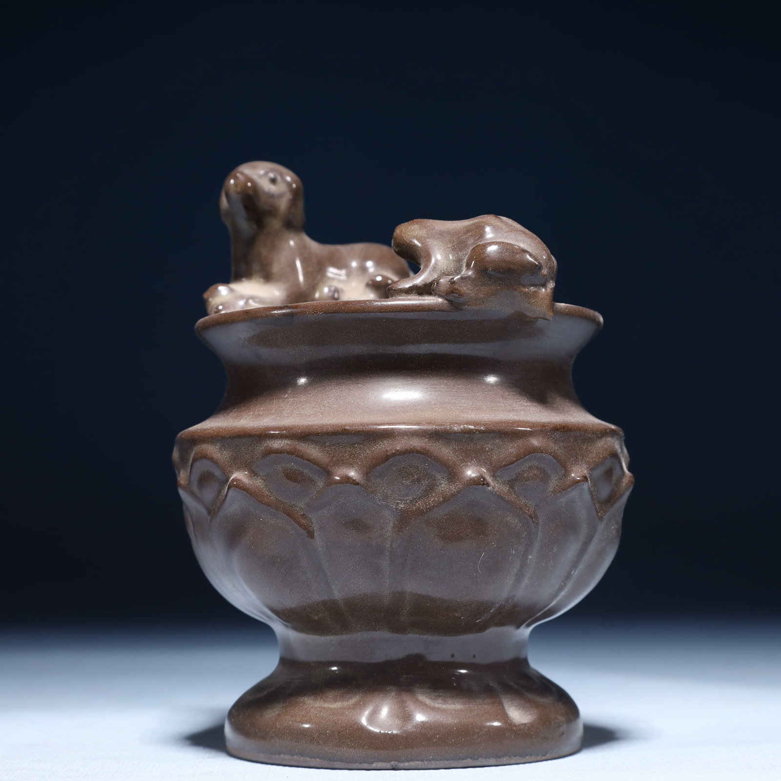 An Exquisite Brown Glazed Dog Pattern Jar - 2