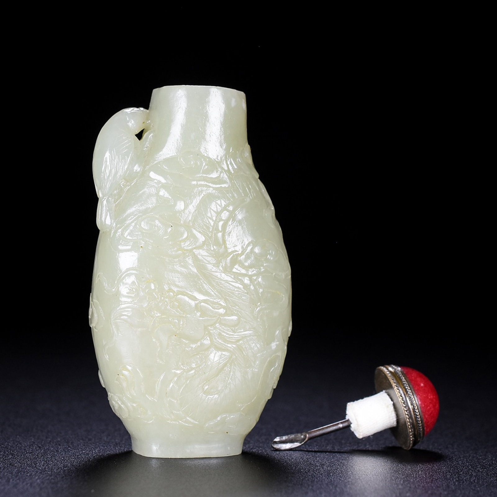 An Exquisite White Jade Dragon Pattern Snuff Bottle - 7