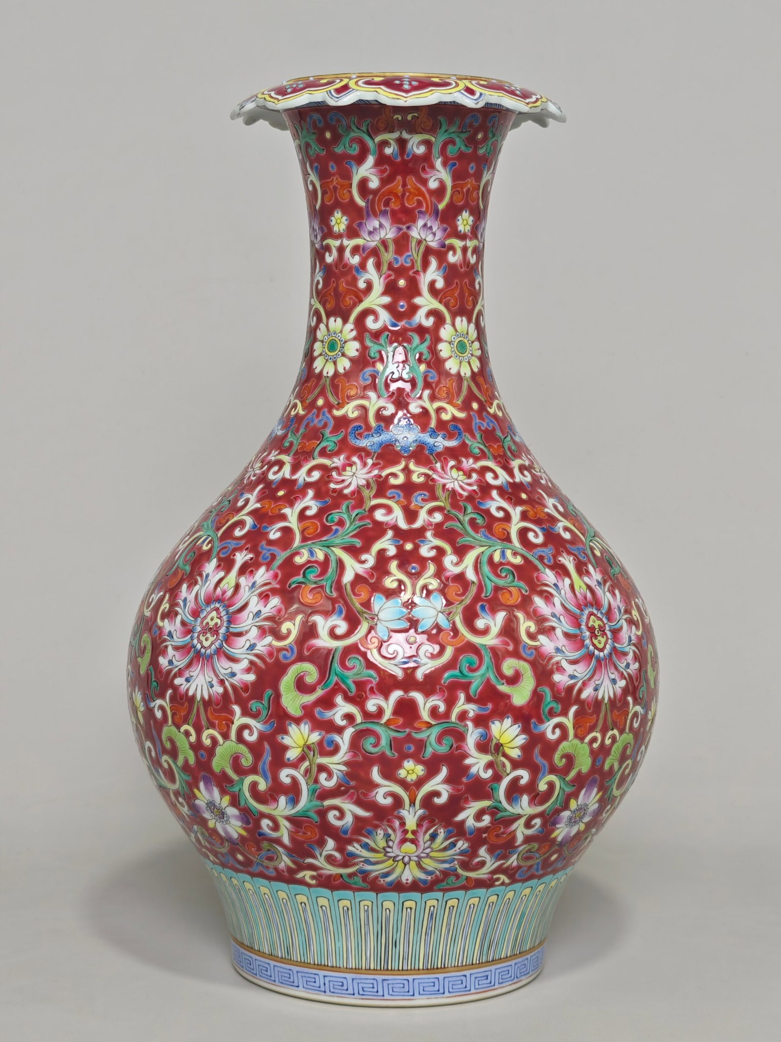 A Rare Famille-Rose Ruby Red-Glazed Lotus Pattern Vase - 2