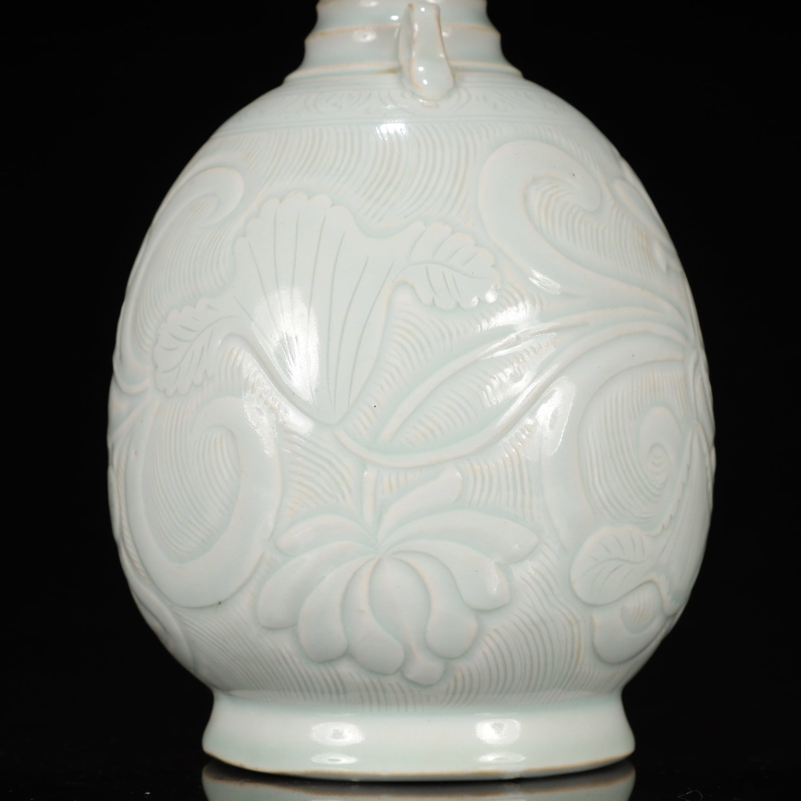 A Rare Ding yao Lotus Pattern Phoenix-Headed Vase - 11