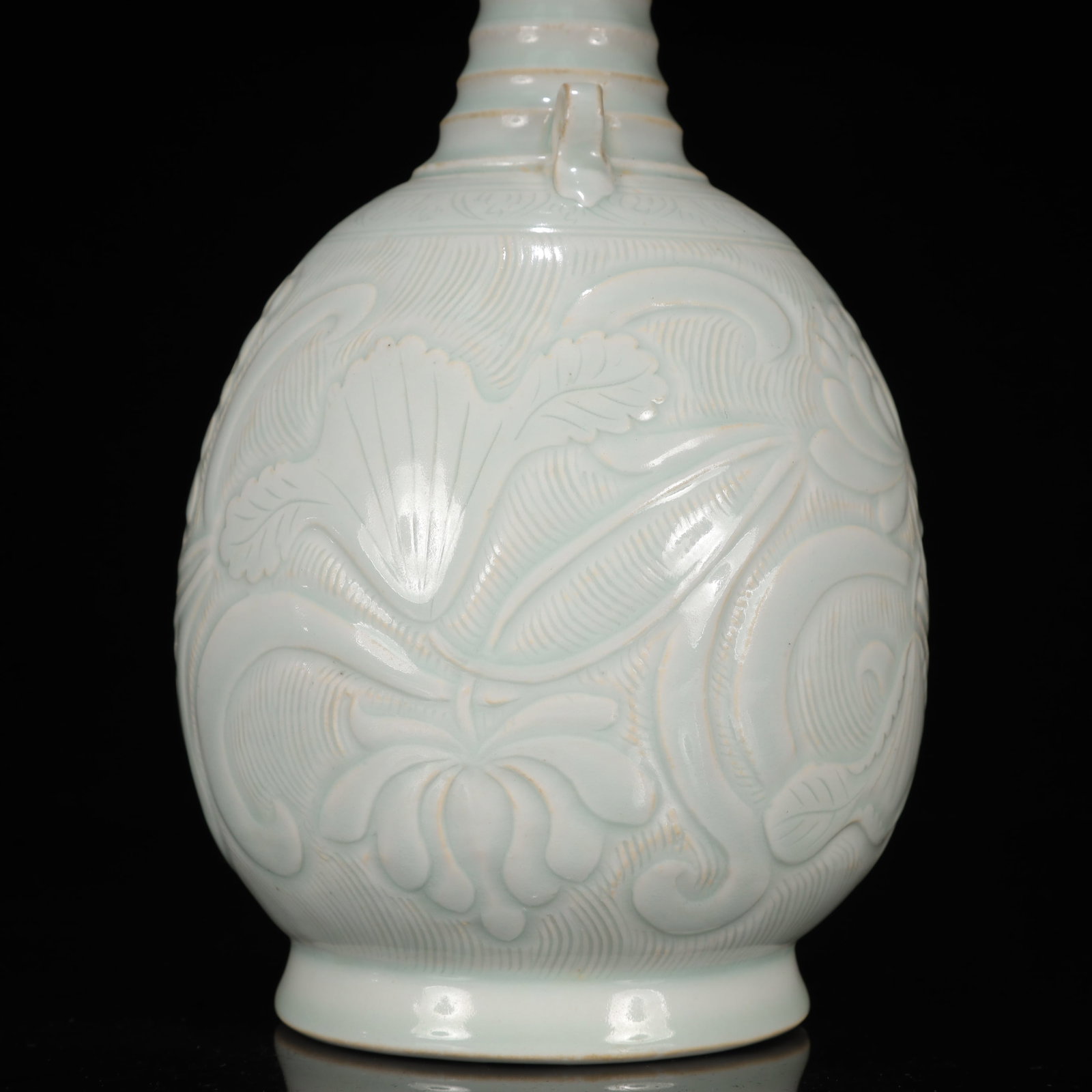 A Rare Ding yao Lotus Pattern Phoenix-Headed Vase - 3