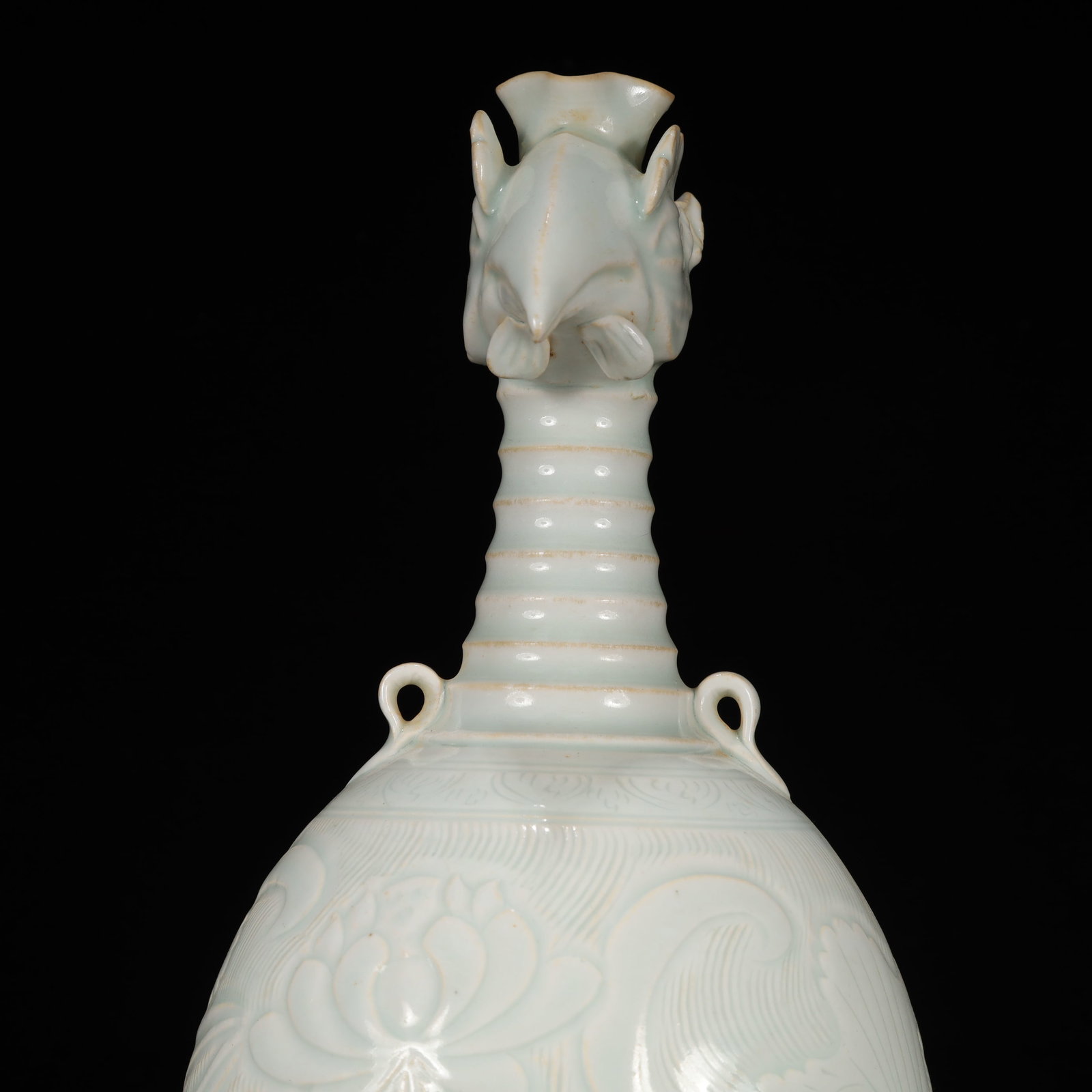 A Rare Ding yao Lotus Pattern Phoenix-Headed Vase - 6