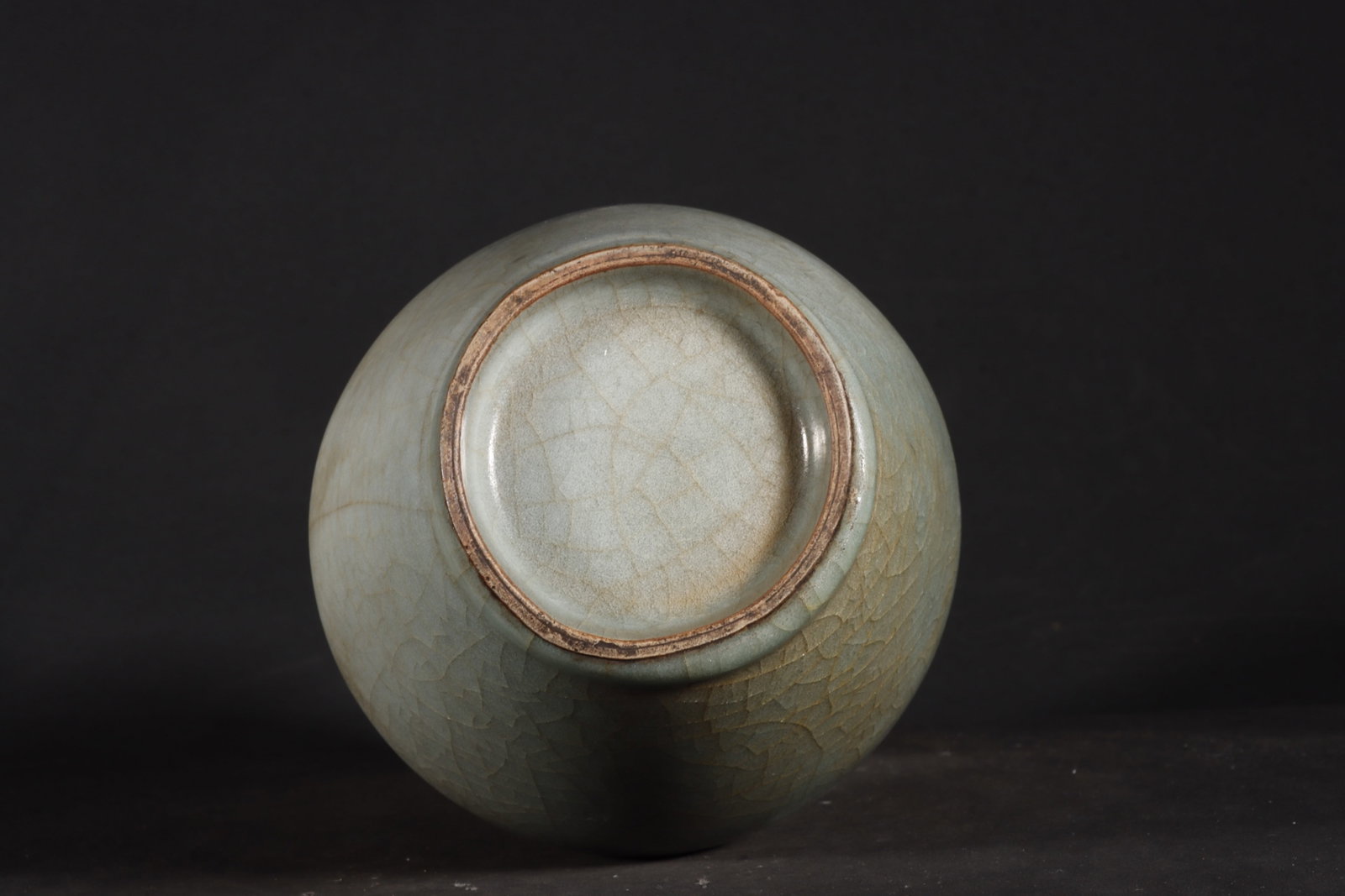 An Exquisite Guan yao Celadon Glazed Double-Ears Pot - 9