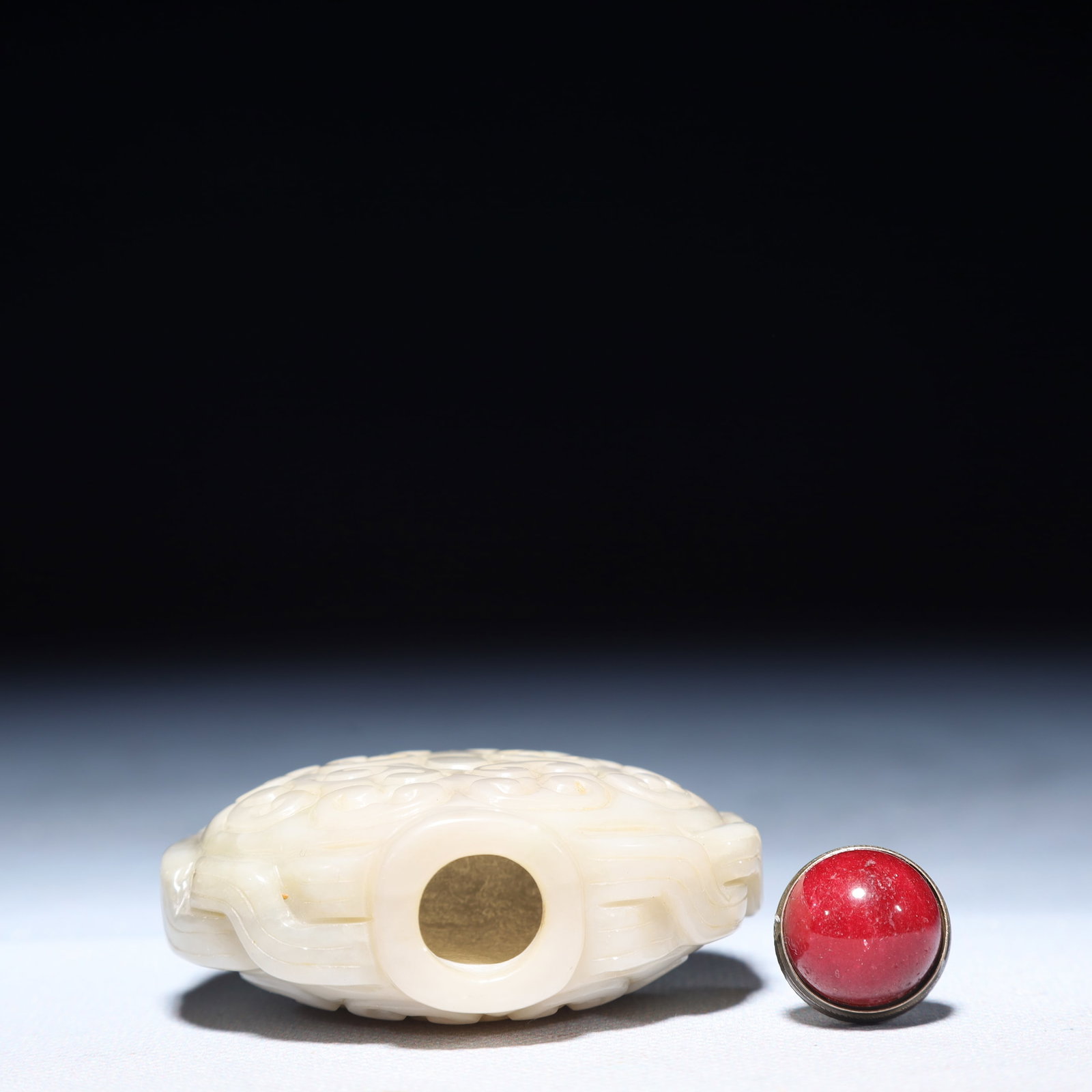 An Exquisite White Jade Auspicious Cloud Pattern Snuff Bottle - 6
