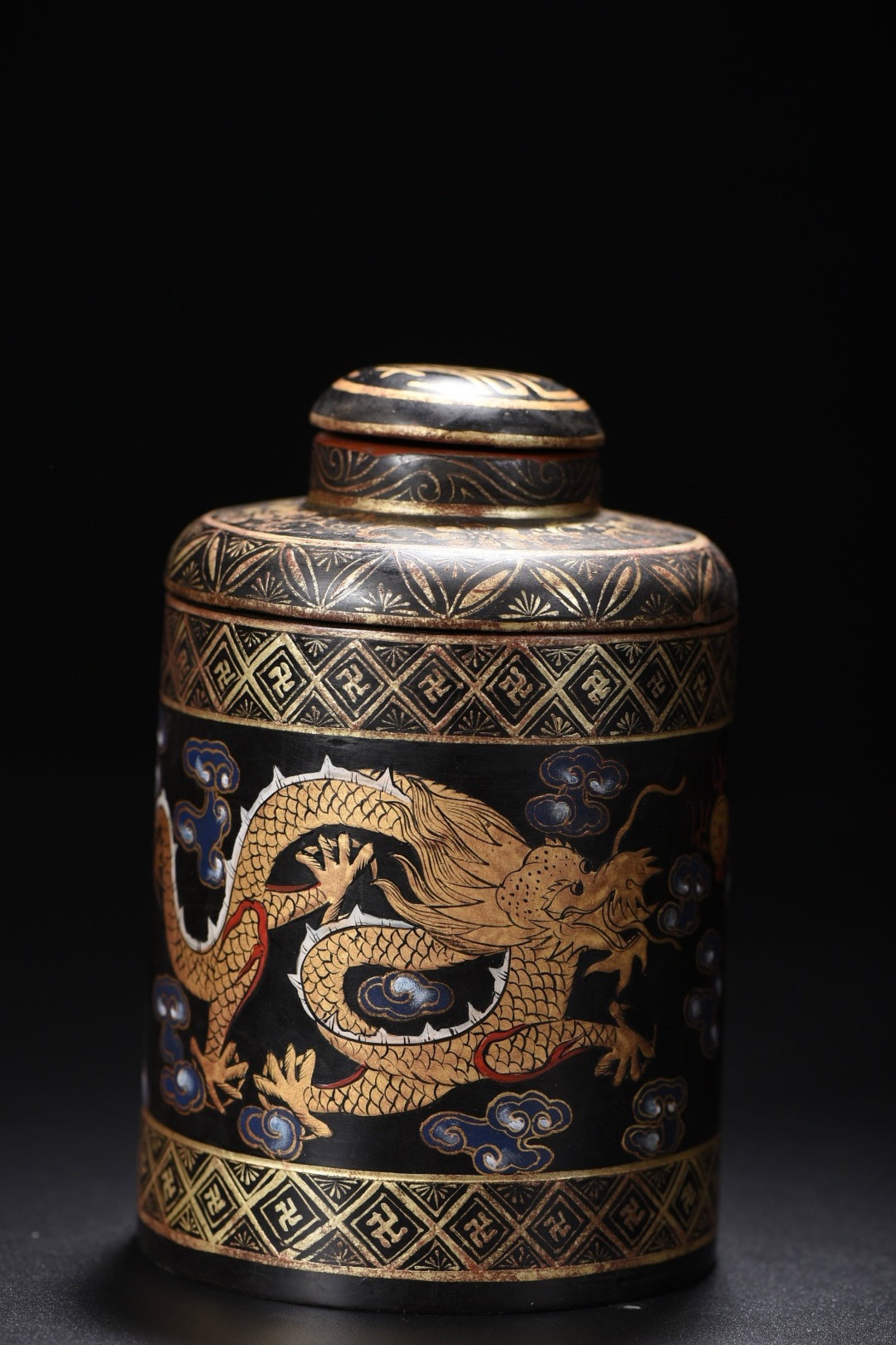 An Exquisite Carved Lacquer Auspicious Cloud and Dragon Pattern Jar - 3